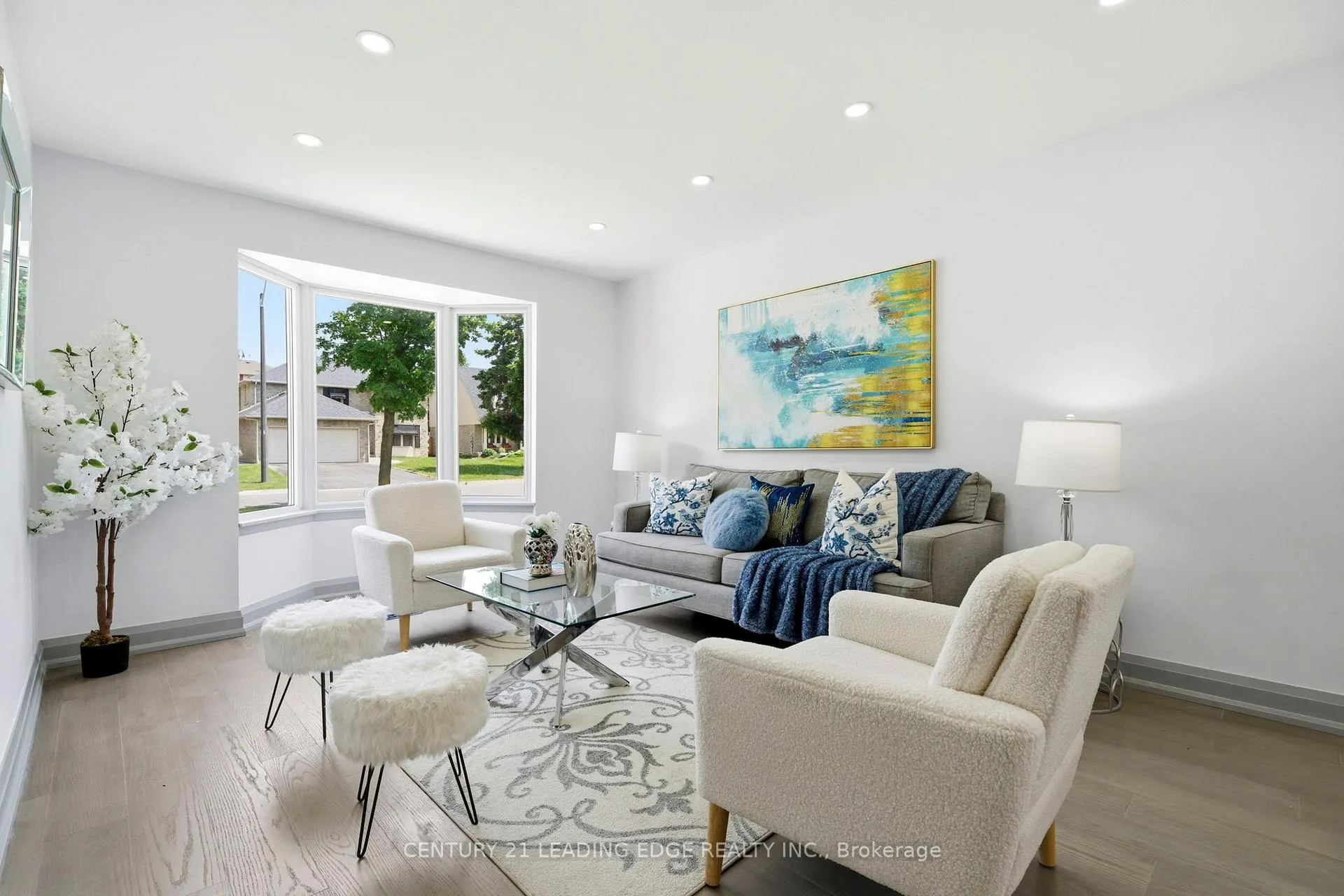 Photo 5 of 8 Hialeah Crescent, Whitby, Blue Grass Meadows — HOMEH