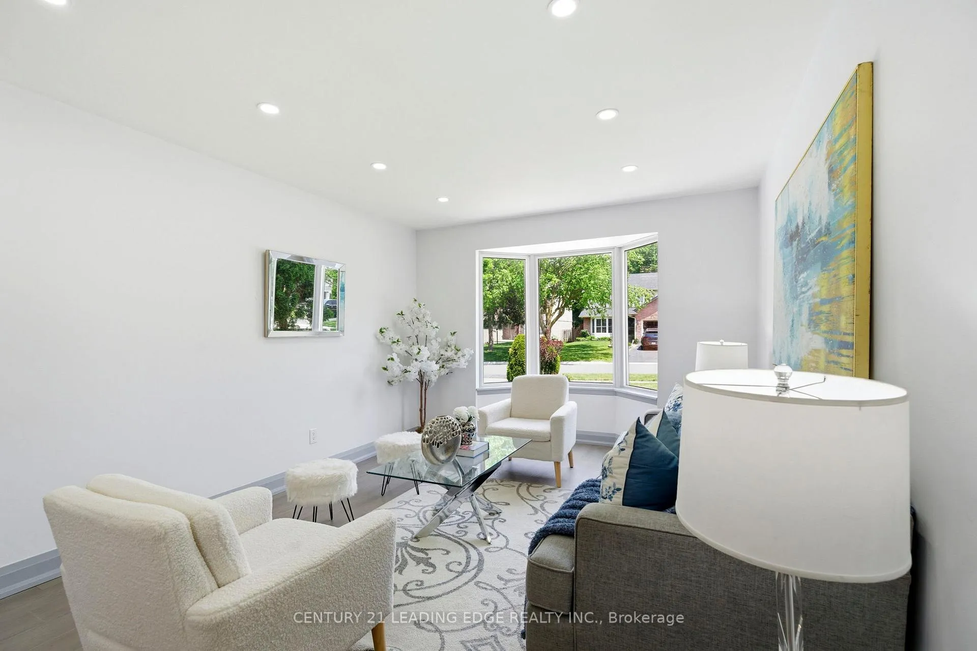 Photo 6 of 8 Hialeah Crescent, Whitby, Blue Grass Meadows — HOMEH