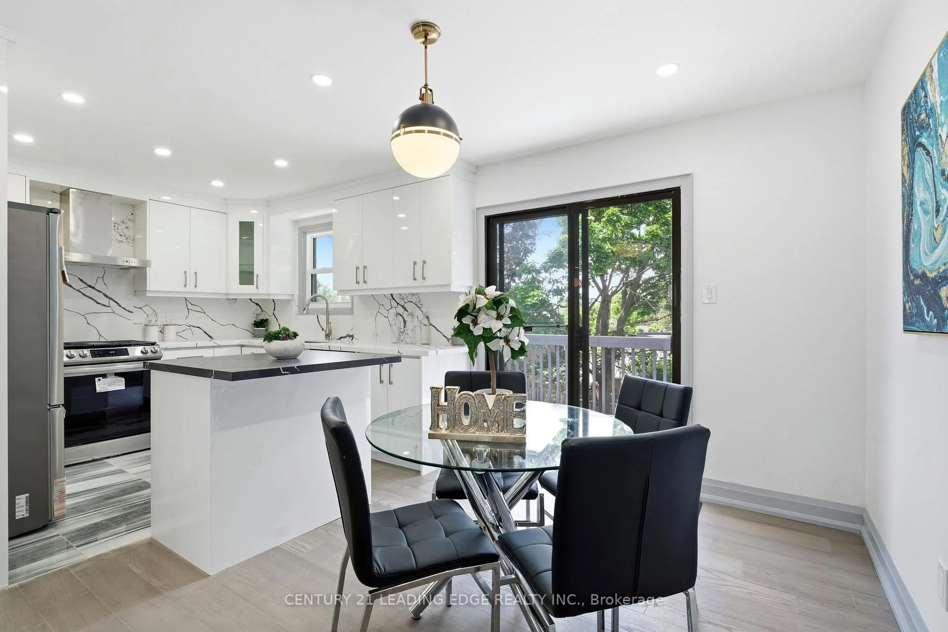 Photo 9 of 8 Hialeah Crescent, Whitby, Blue Grass Meadows — HOMEH