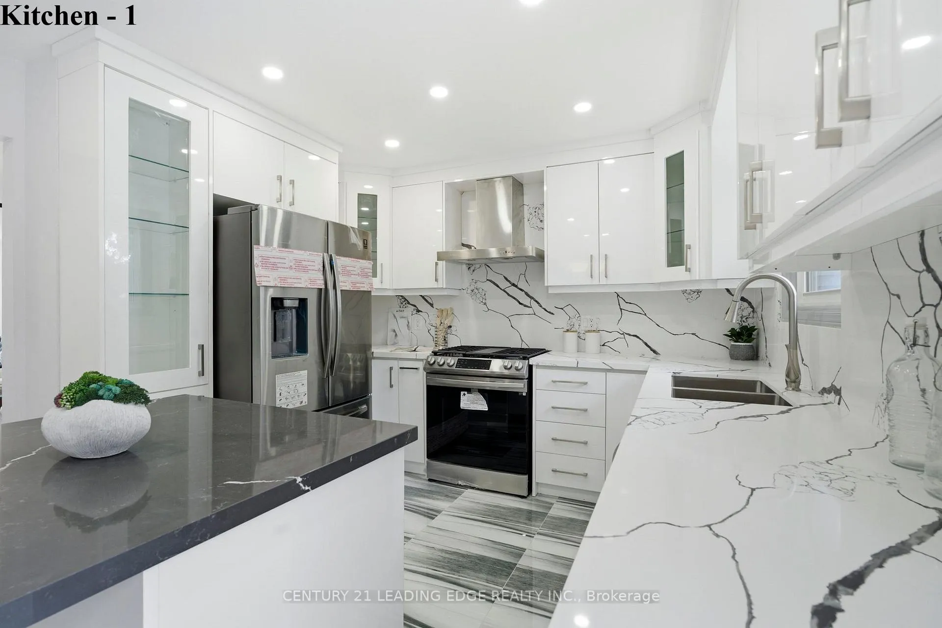 Photo 10 of 8 Hialeah Crescent, Whitby, Blue Grass Meadows — HOMEH