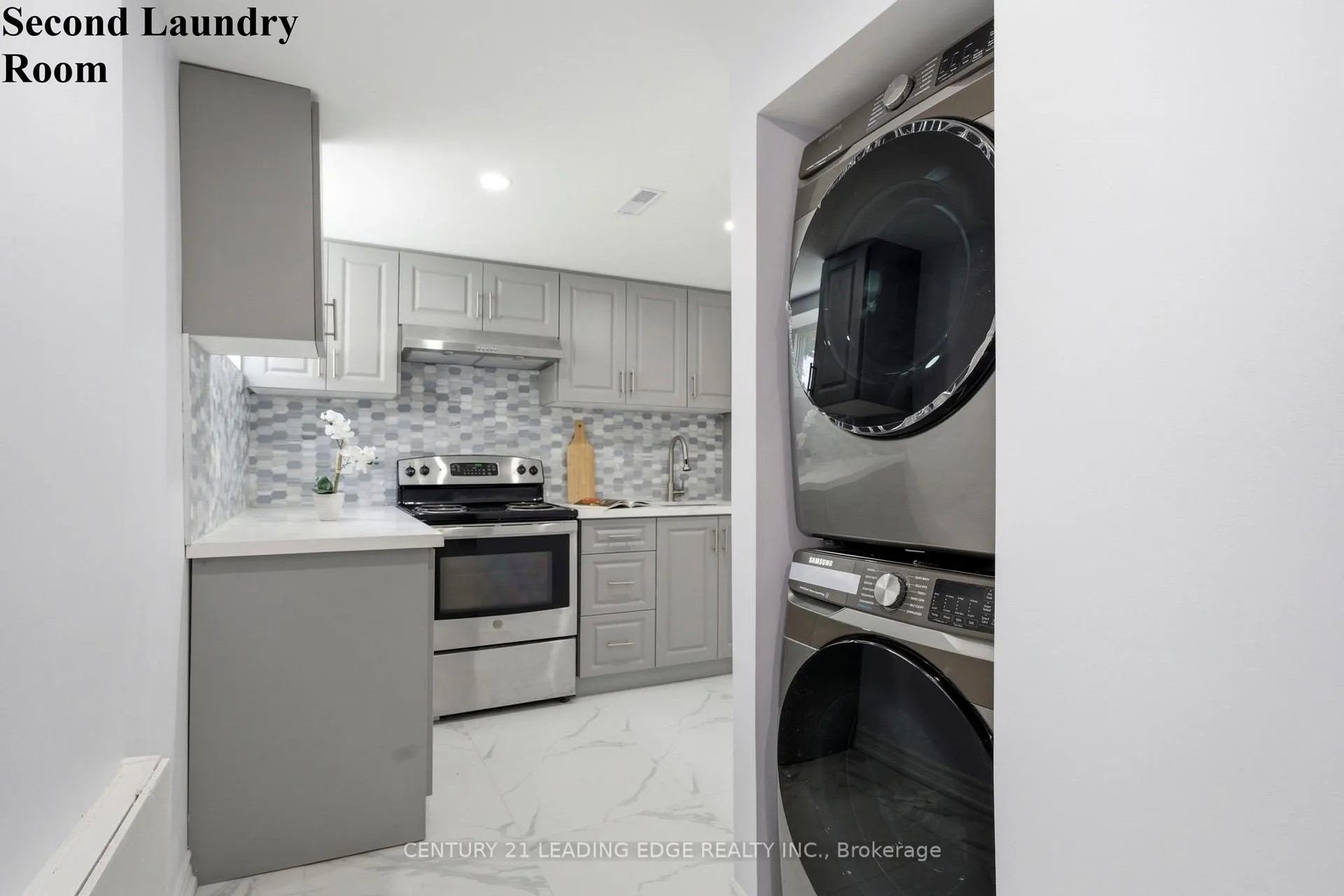 Photo 25 of 8 Hialeah Crescent, Whitby, Blue Grass Meadows — HOMEH