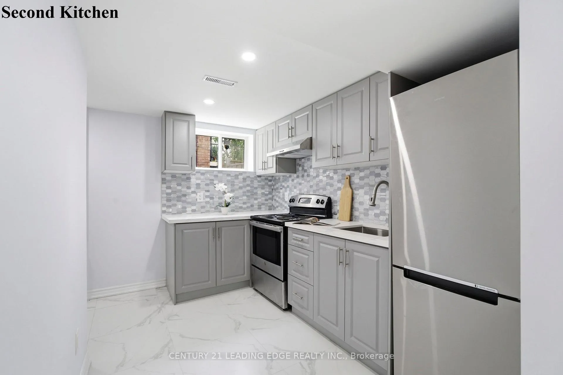 Photo 26 of 8 Hialeah Crescent, Whitby, Blue Grass Meadows — HOMEH