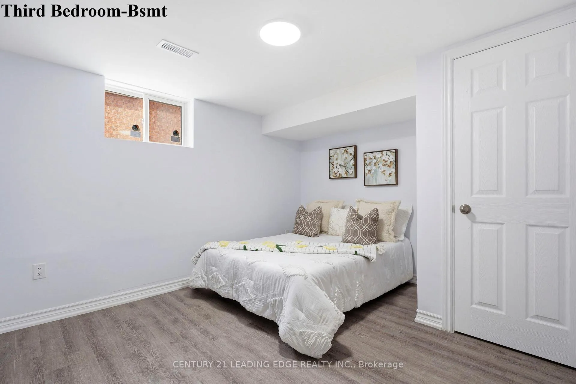 Photo 33 of 8 Hialeah Crescent, Whitby, Blue Grass Meadows — HOMEH