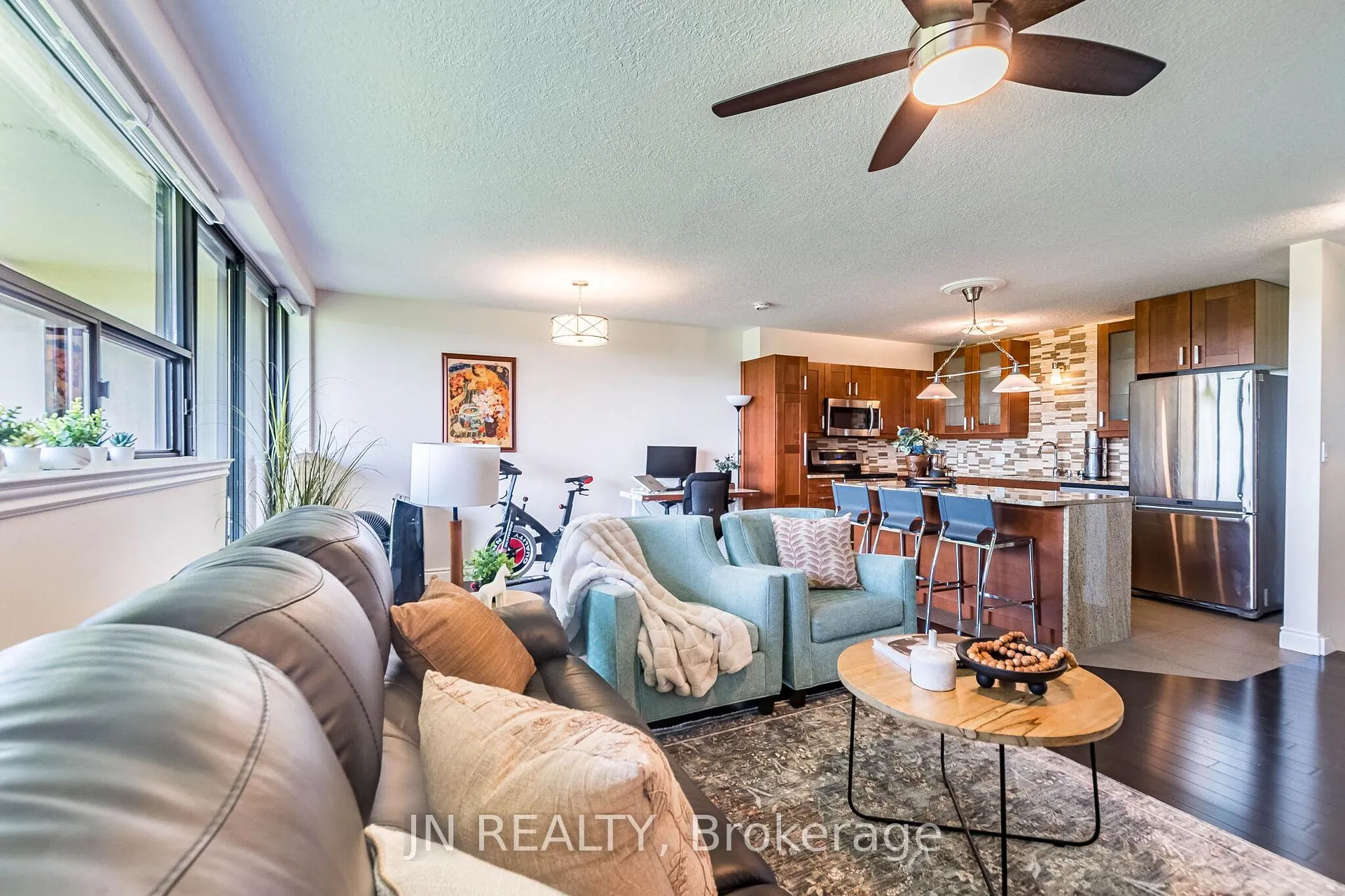 Photo 9 of Unit 409, 188 Mill Street S, Brampton, Brampton South — HOMEH