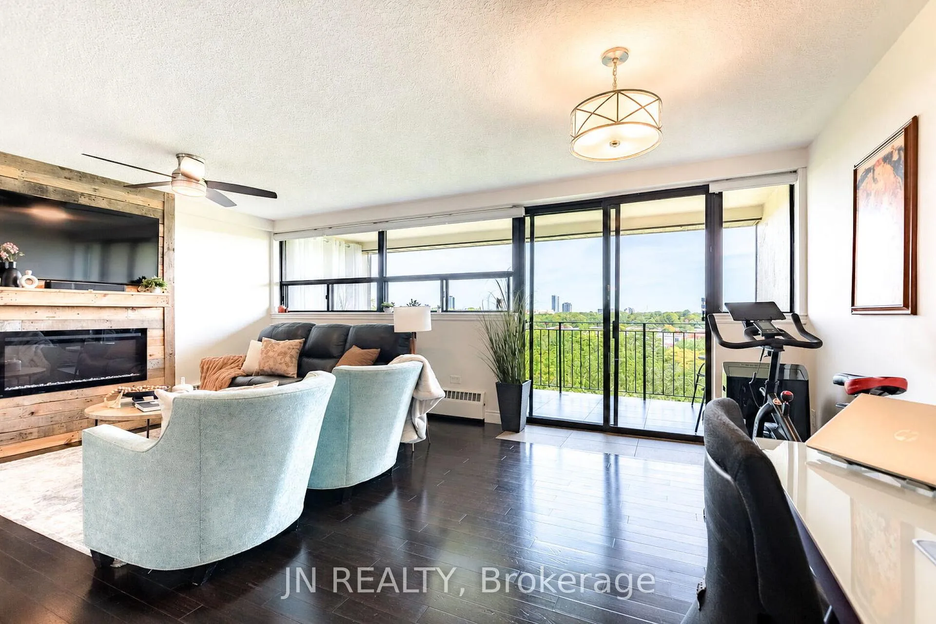 Photo 10 of Unit 409, 188 Mill Street S, Brampton, Brampton South — HOMEH