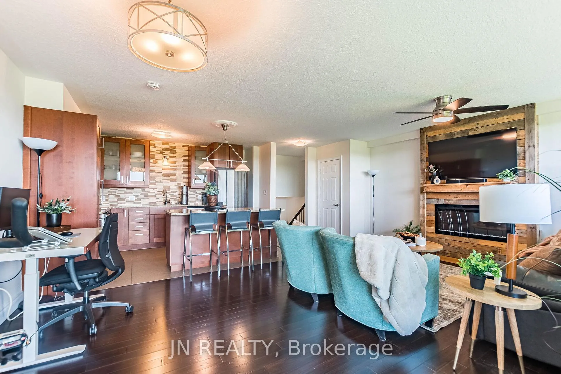 Photo 11 of Unit 409, 188 Mill Street S, Brampton, Brampton South — HOMEH