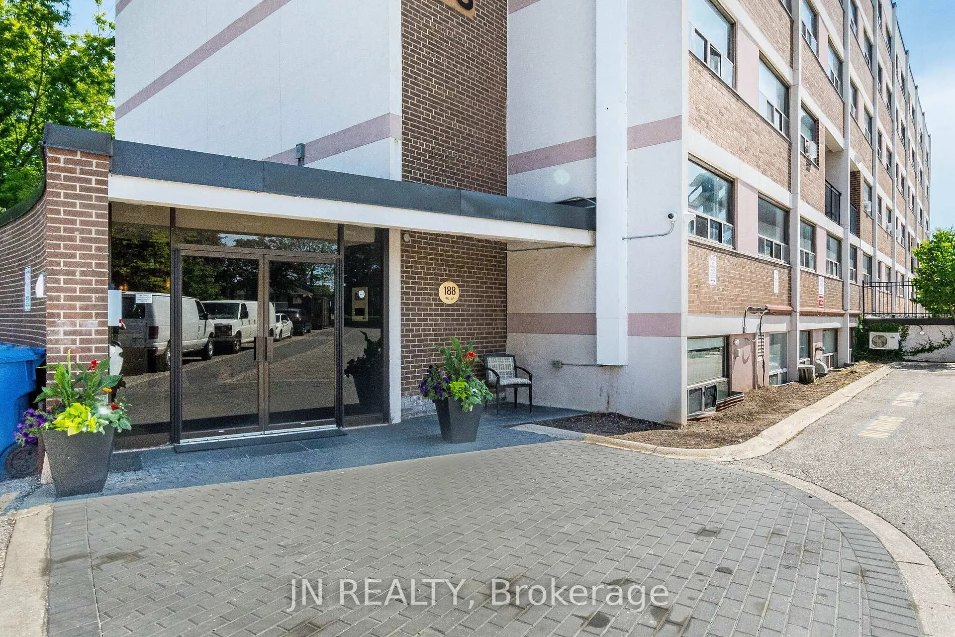 Photo 38 of Unit 409, 188 Mill Street S, Brampton, Brampton South — HOMEH