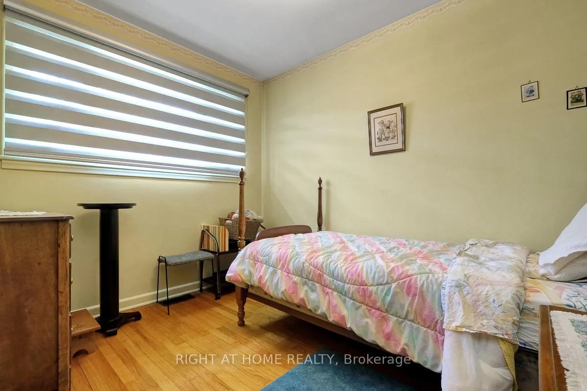 Photo 13 of 955 Alpine Avenue, Ottawa, Queensway Terrace North — HOMEH
