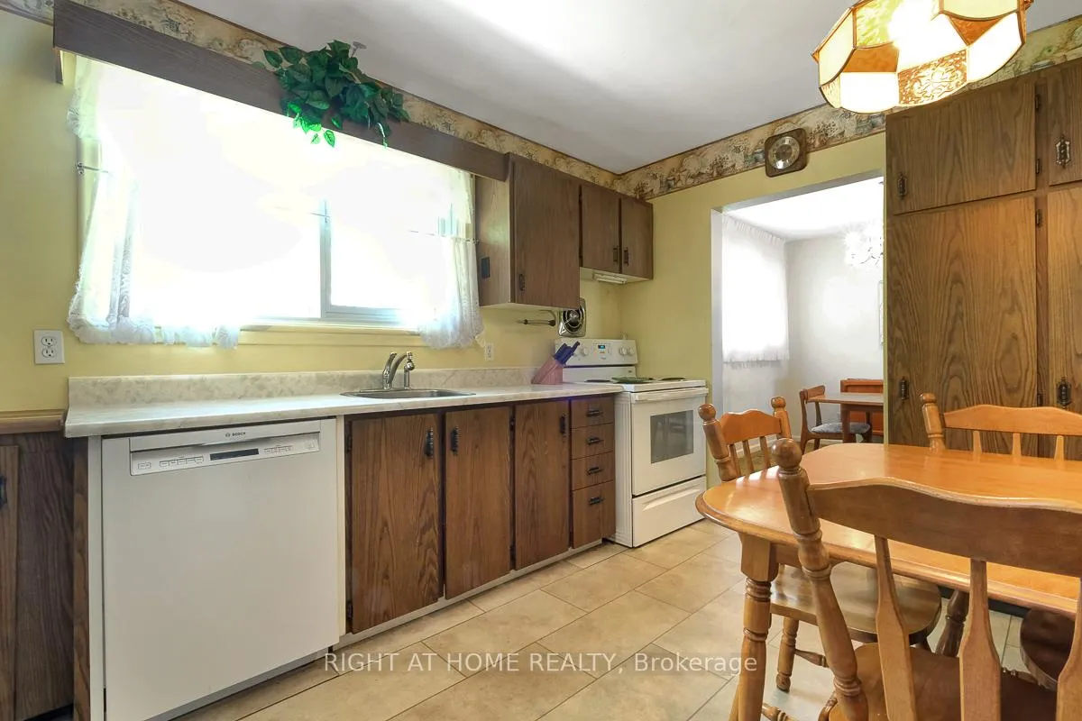 Photo 15 of 955 Alpine Avenue, Ottawa, Queensway Terrace North — HOMEH