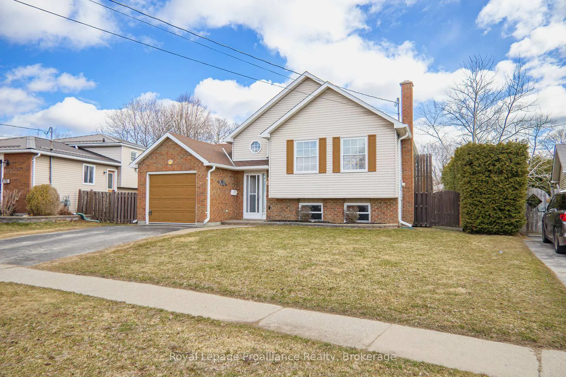 Photo 1 of 679 Mackechnie Crescent, Cobourg — HOMEH