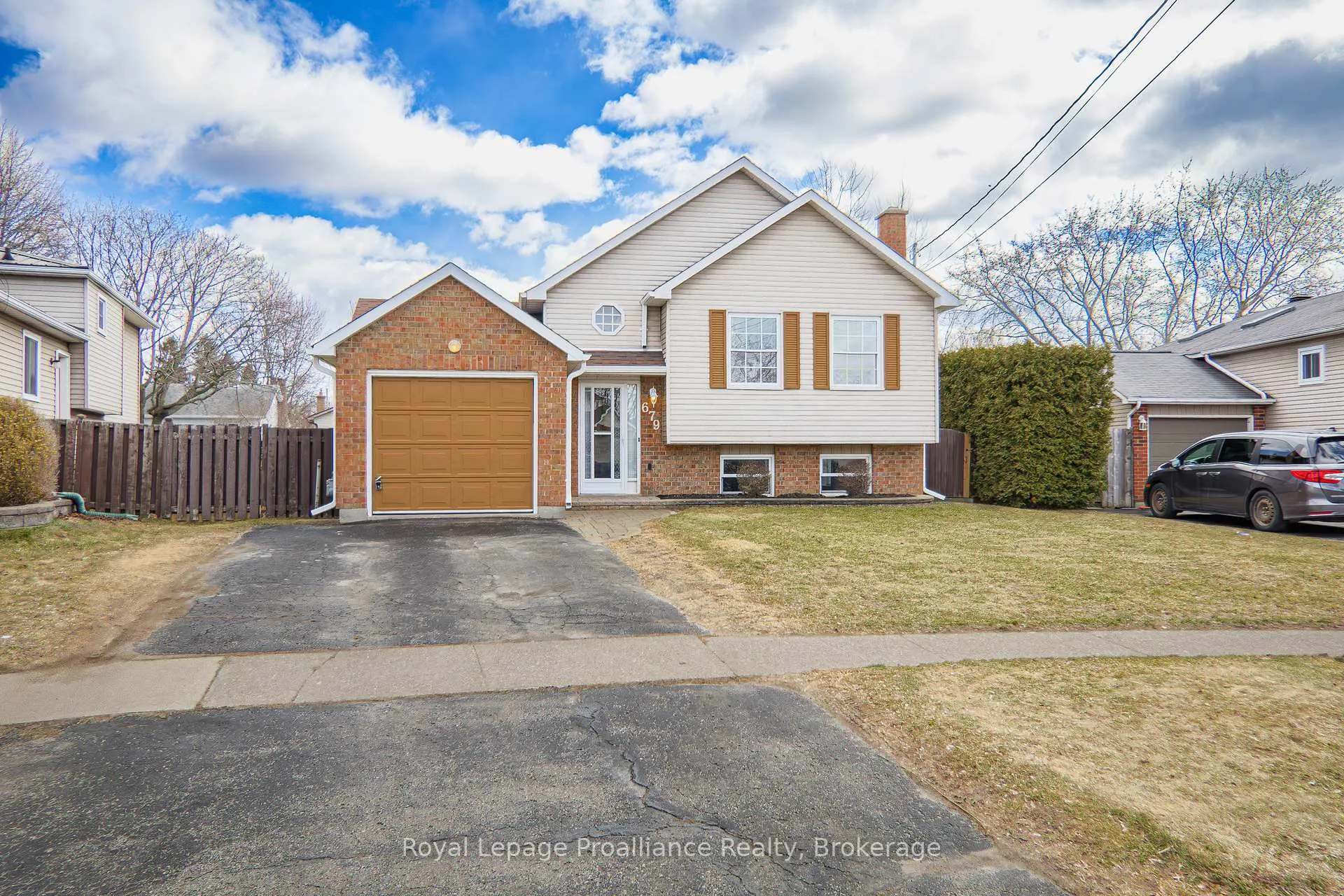 Photo 3 of 679 Mackechnie Crescent, Cobourg — HOMEH