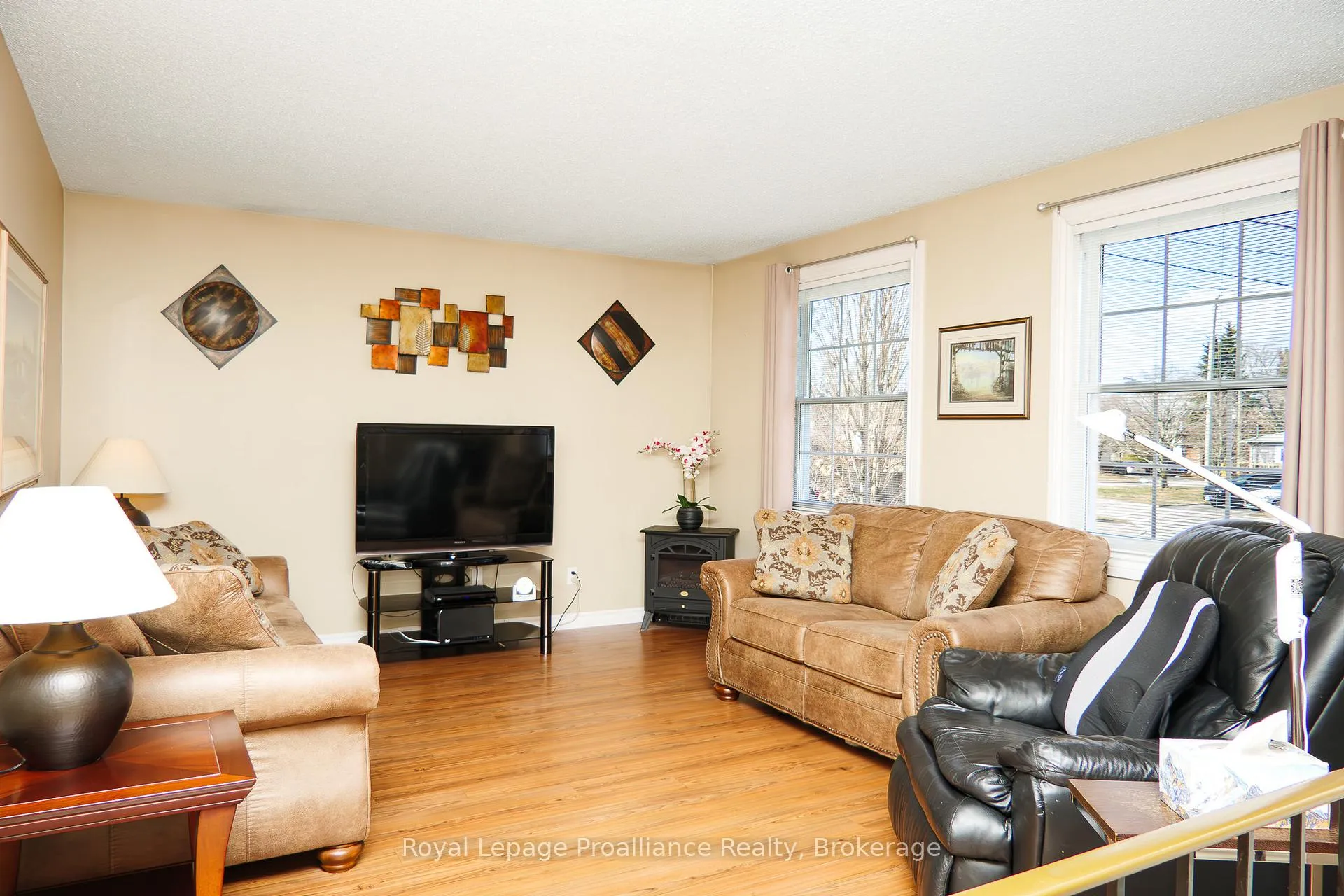 Photo 9 of 679 Mackechnie Crescent, Cobourg — HOMEH