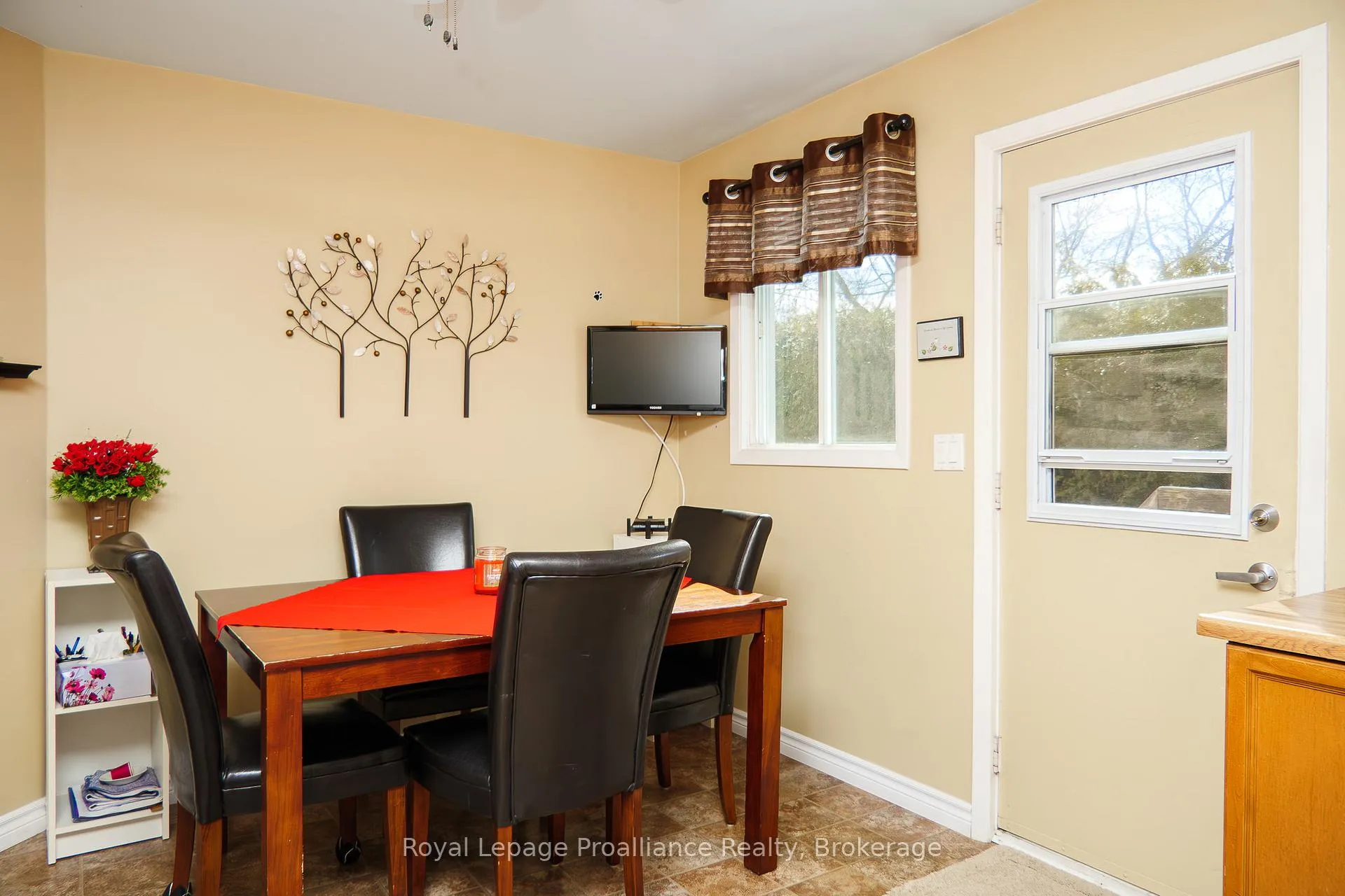 Photo 16 of 679 Mackechnie Crescent, Cobourg — HOMEH