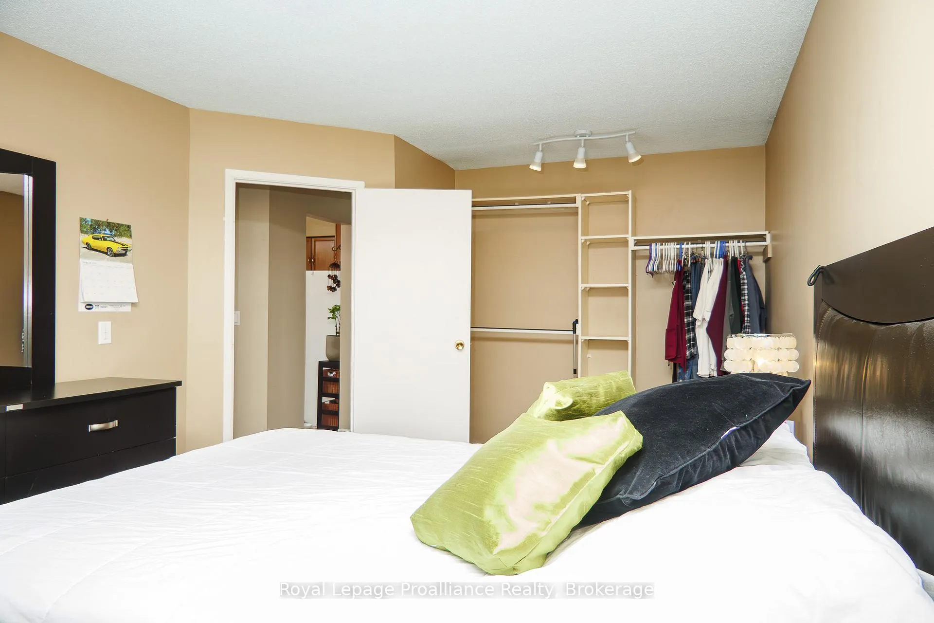 Photo 20 of 679 Mackechnie Crescent, Cobourg — HOMEH