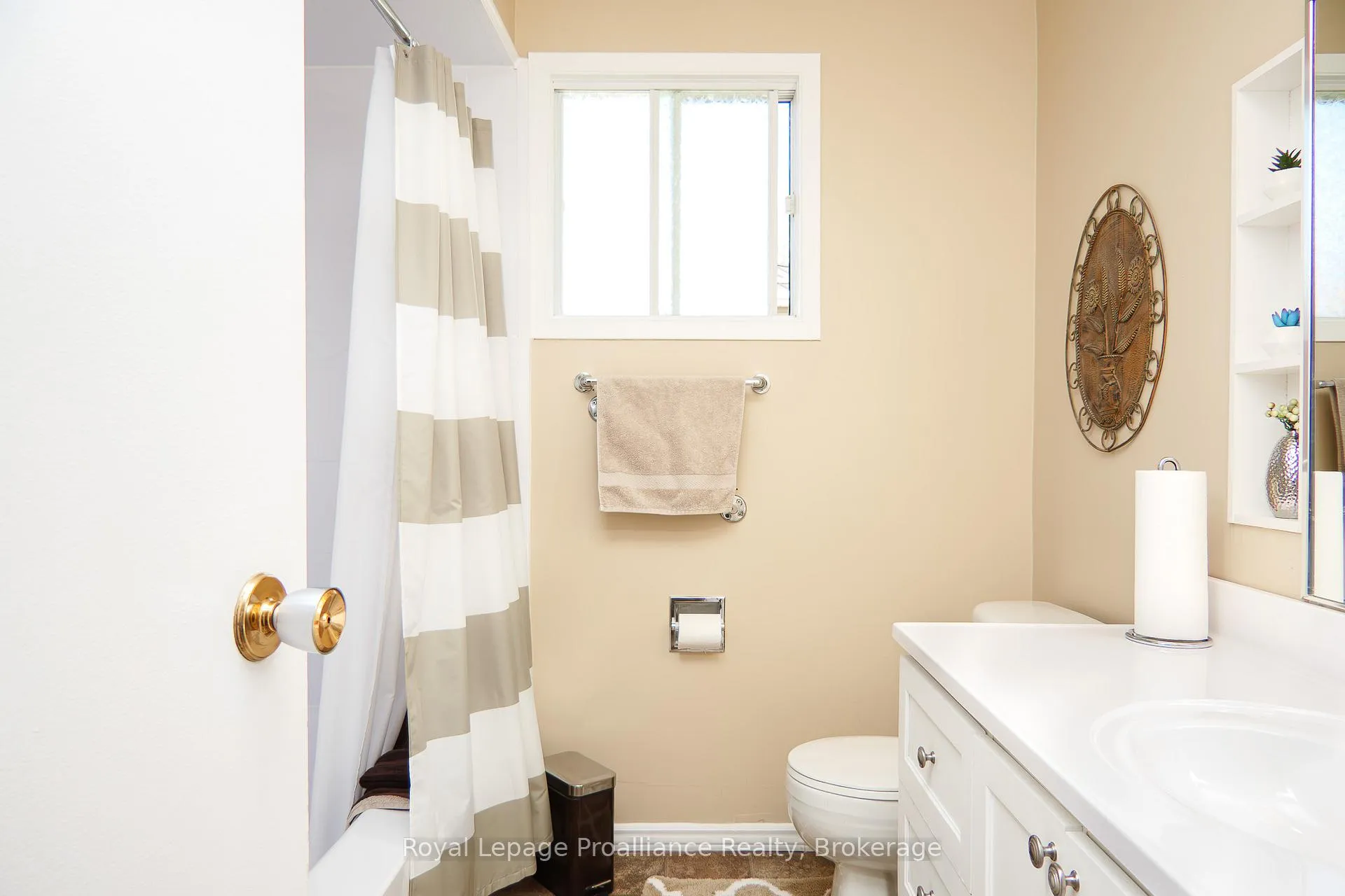 Photo 23 of 679 Mackechnie Crescent, Cobourg — HOMEH