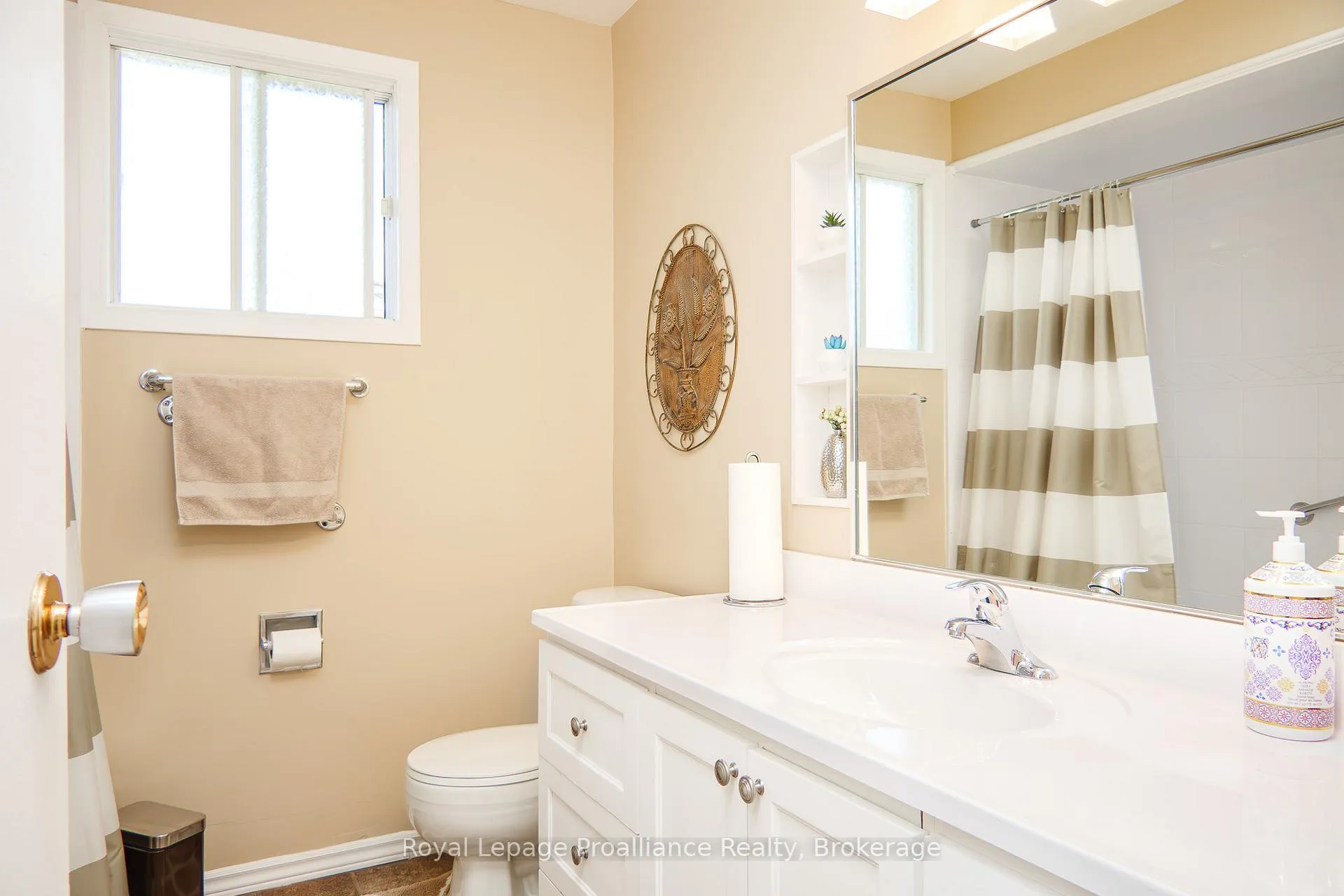 Photo 24 of 679 Mackechnie Crescent, Cobourg — HOMEH