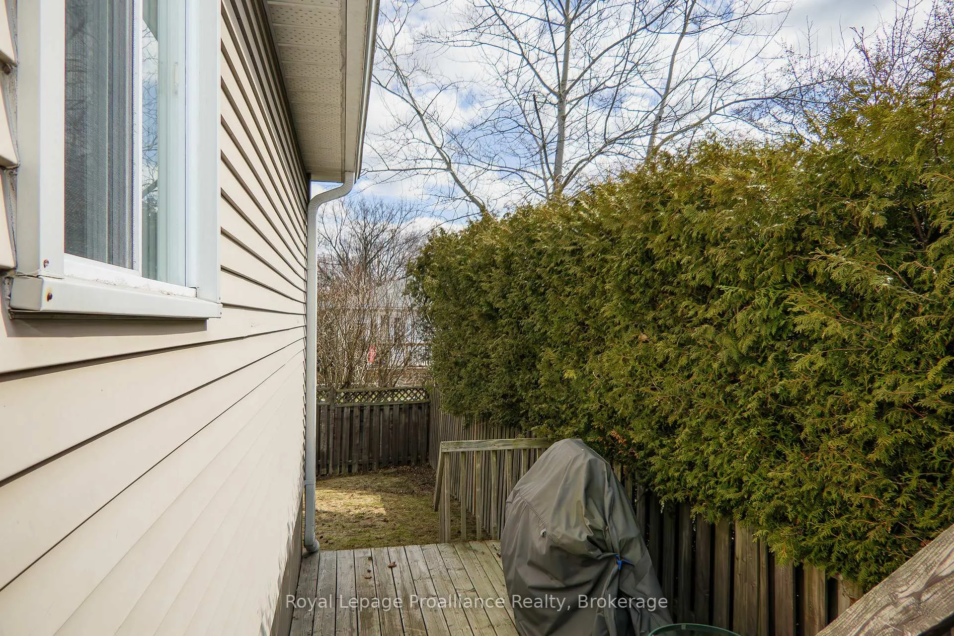 Photo 33 of 679 Mackechnie Crescent, Cobourg — HOMEH