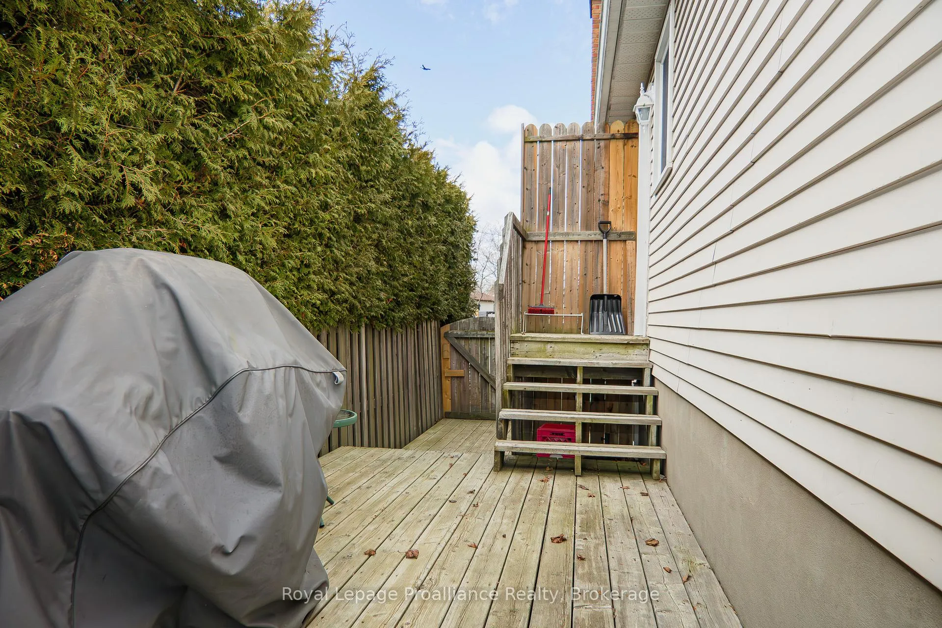 Photo 34 of 679 Mackechnie Crescent, Cobourg — HOMEH