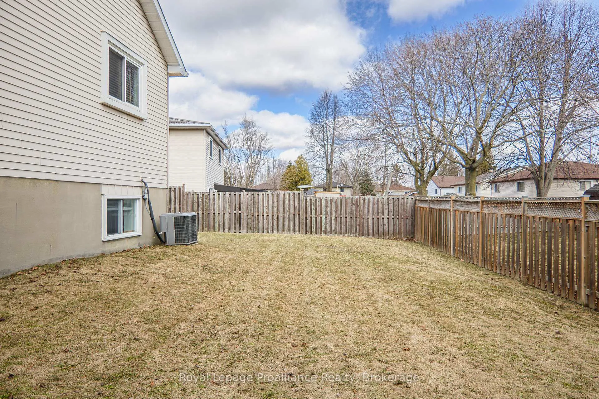 Photo 35 of 679 Mackechnie Crescent, Cobourg — HOMEH