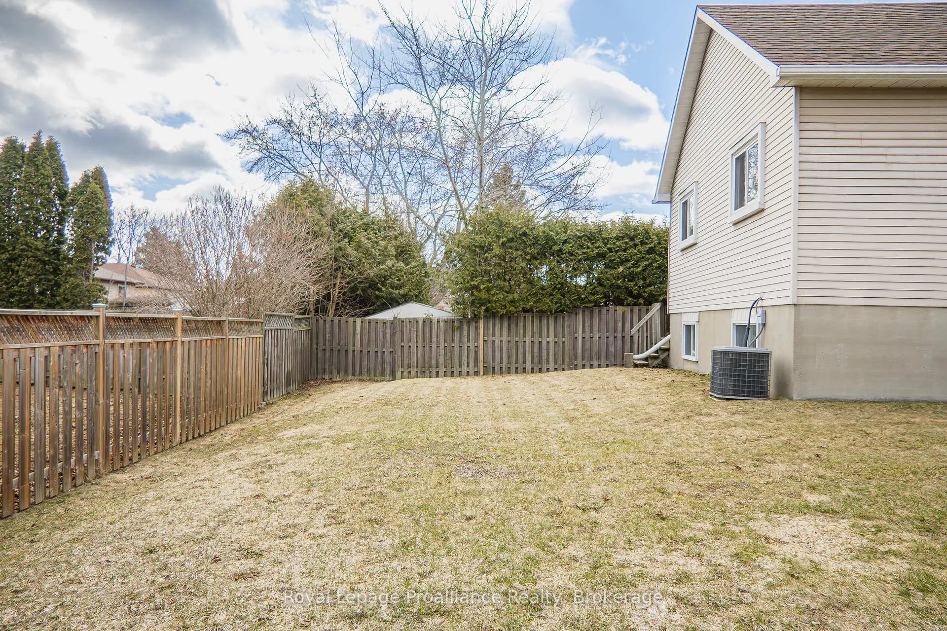 Photo 36 of 679 Mackechnie Crescent, Cobourg — HOMEH