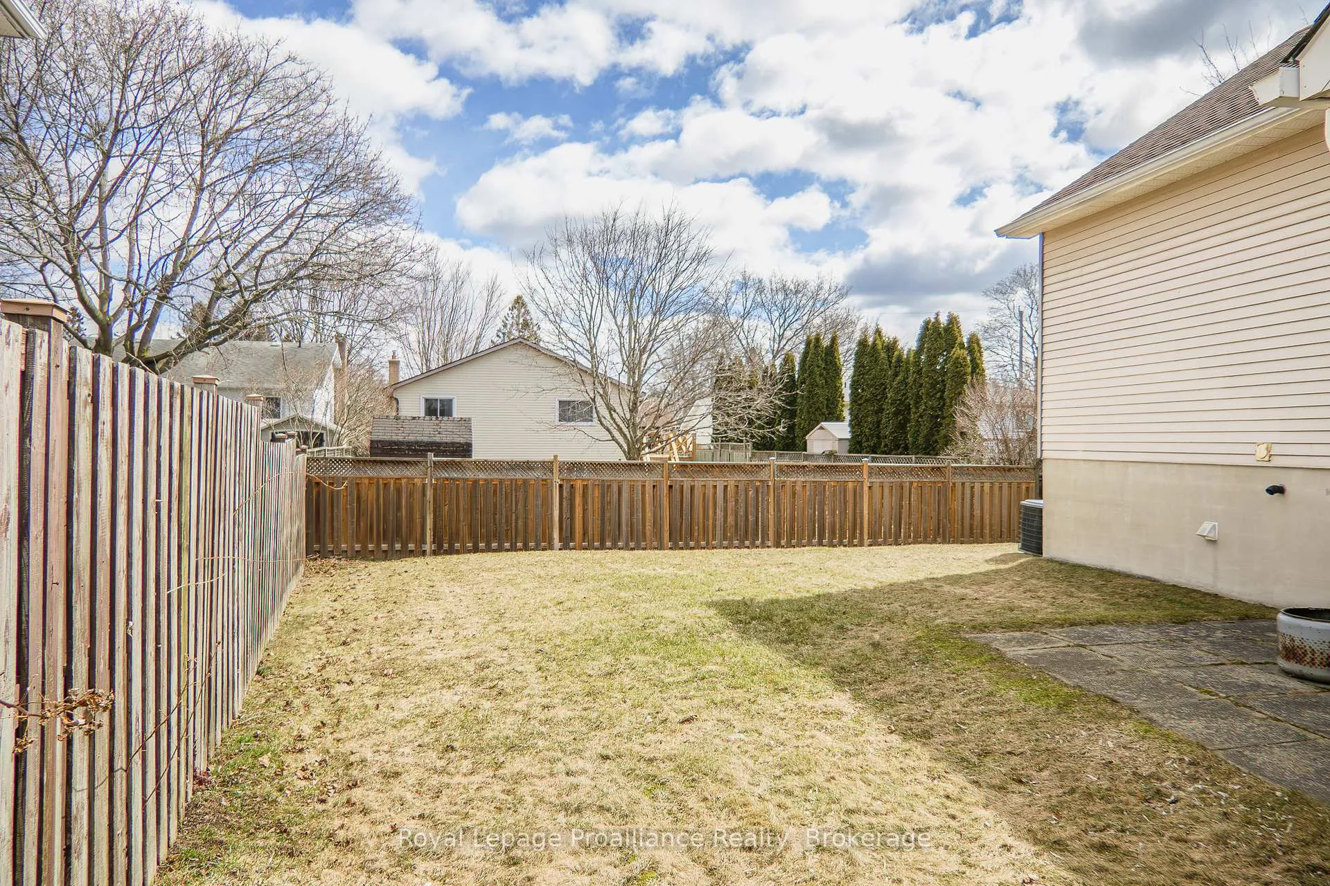 Photo 38 of 679 Mackechnie Crescent, Cobourg — HOMEH