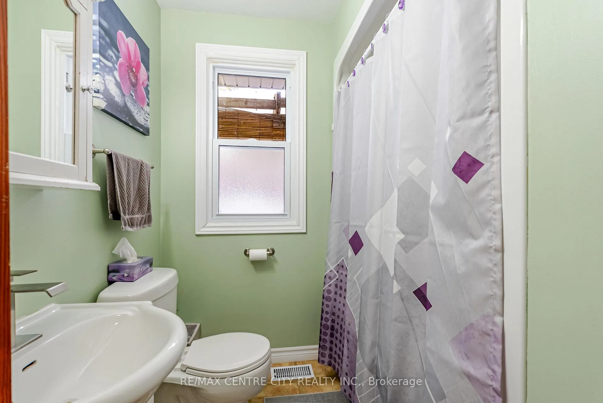 Photo 8 of 29 York Street, Aylmer — HOMEH