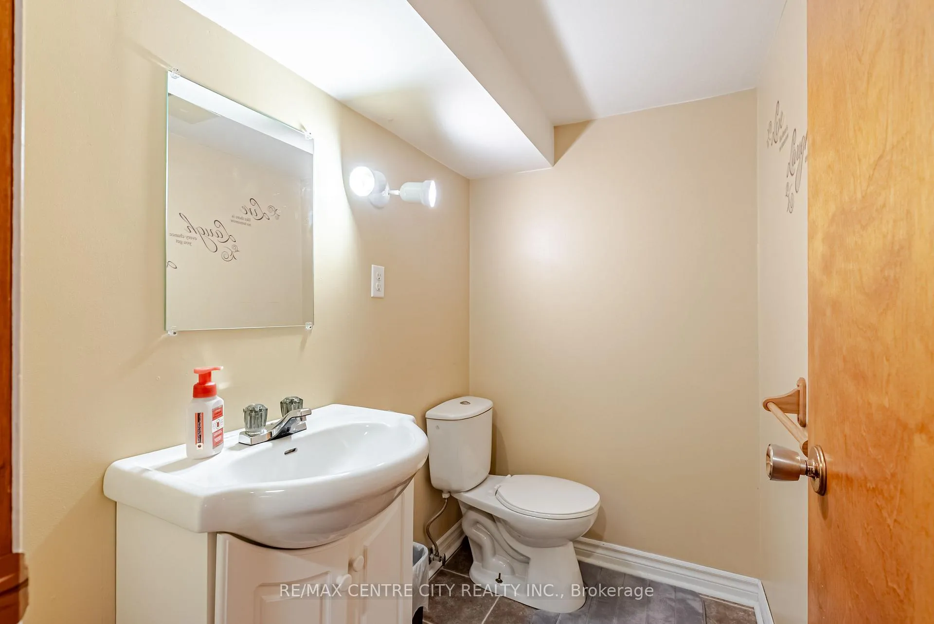 Photo 15 of 29 York Street, Aylmer — HOMEH