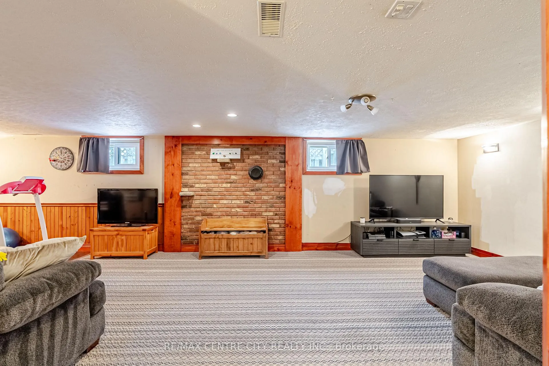 Photo 16 of 29 York Street, Aylmer — HOMEH