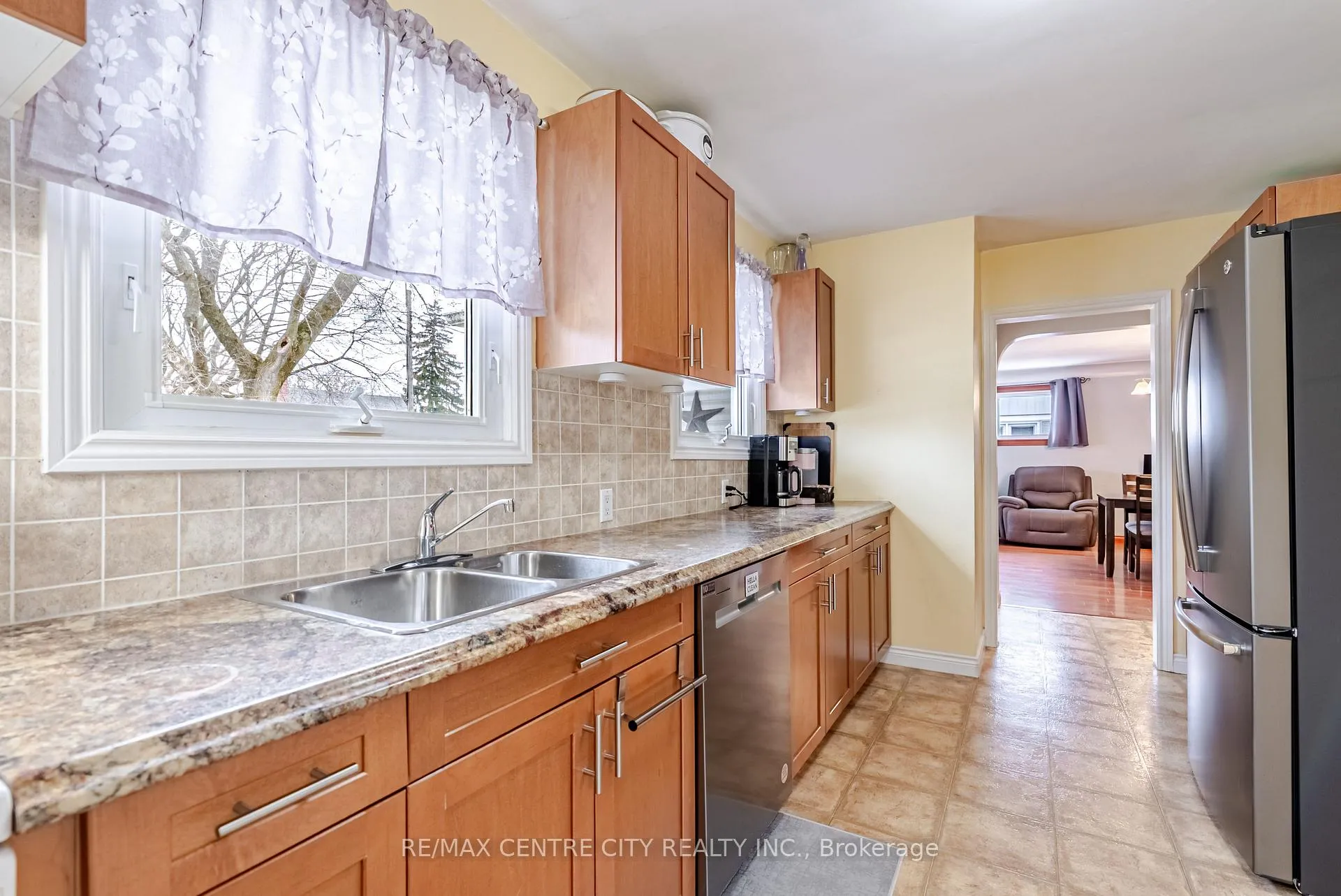 Photo 20 of 29 York Street, Aylmer — HOMEH