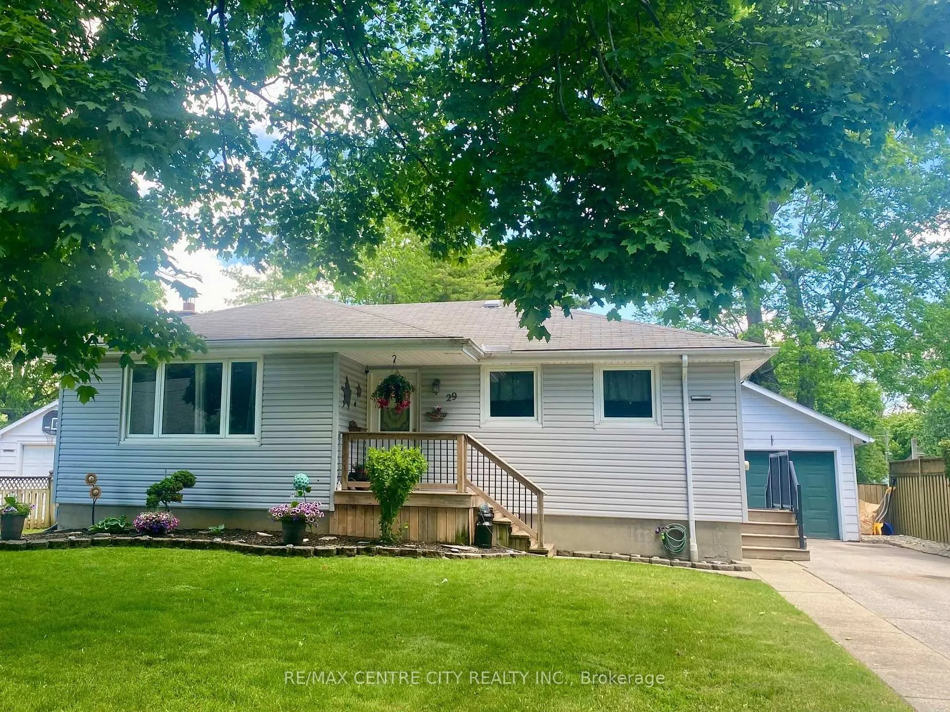 Photo 2 of 29 York Street, Aylmer — HOMEH