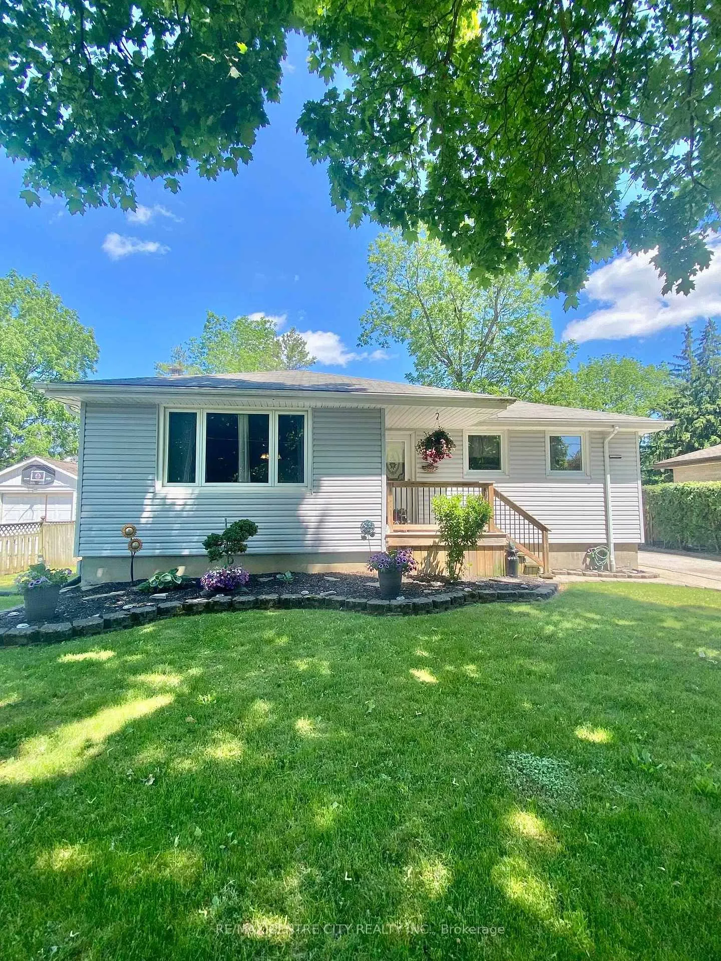 Photo 3 of 29 York Street, Aylmer — HOMEH