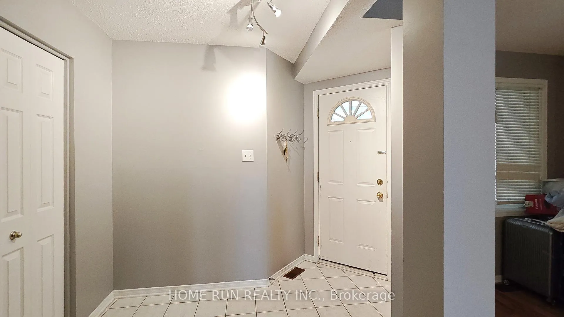 Photo 4 of 152 Thornbury Crescent, Ottawa, Centrepointe — HOMEH