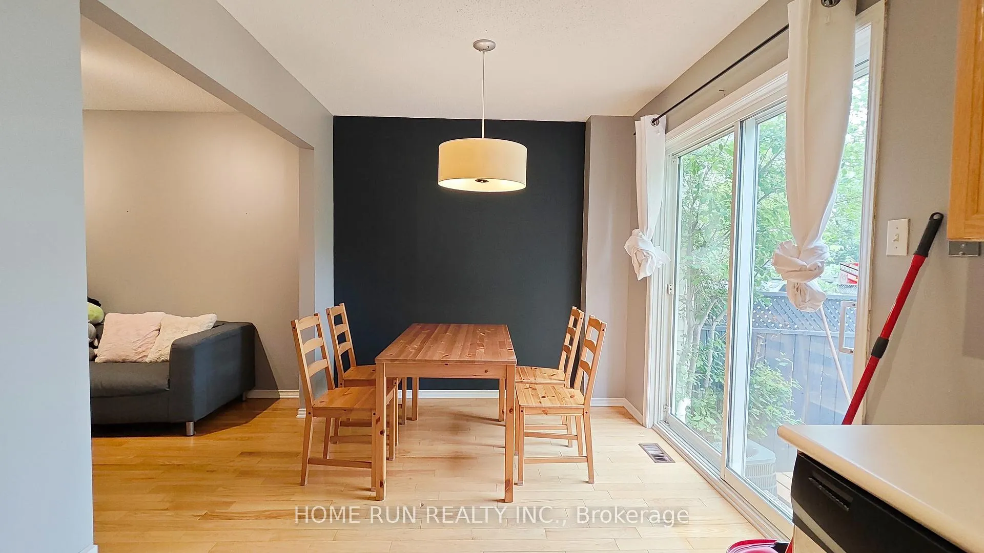 Photo 11 of 152 Thornbury Crescent, Ottawa, Centrepointe — HOMEH