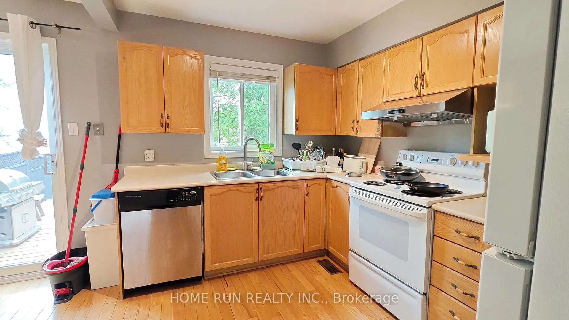 Photo 13 of 152 Thornbury Crescent, Ottawa, Centrepointe — HOMEH