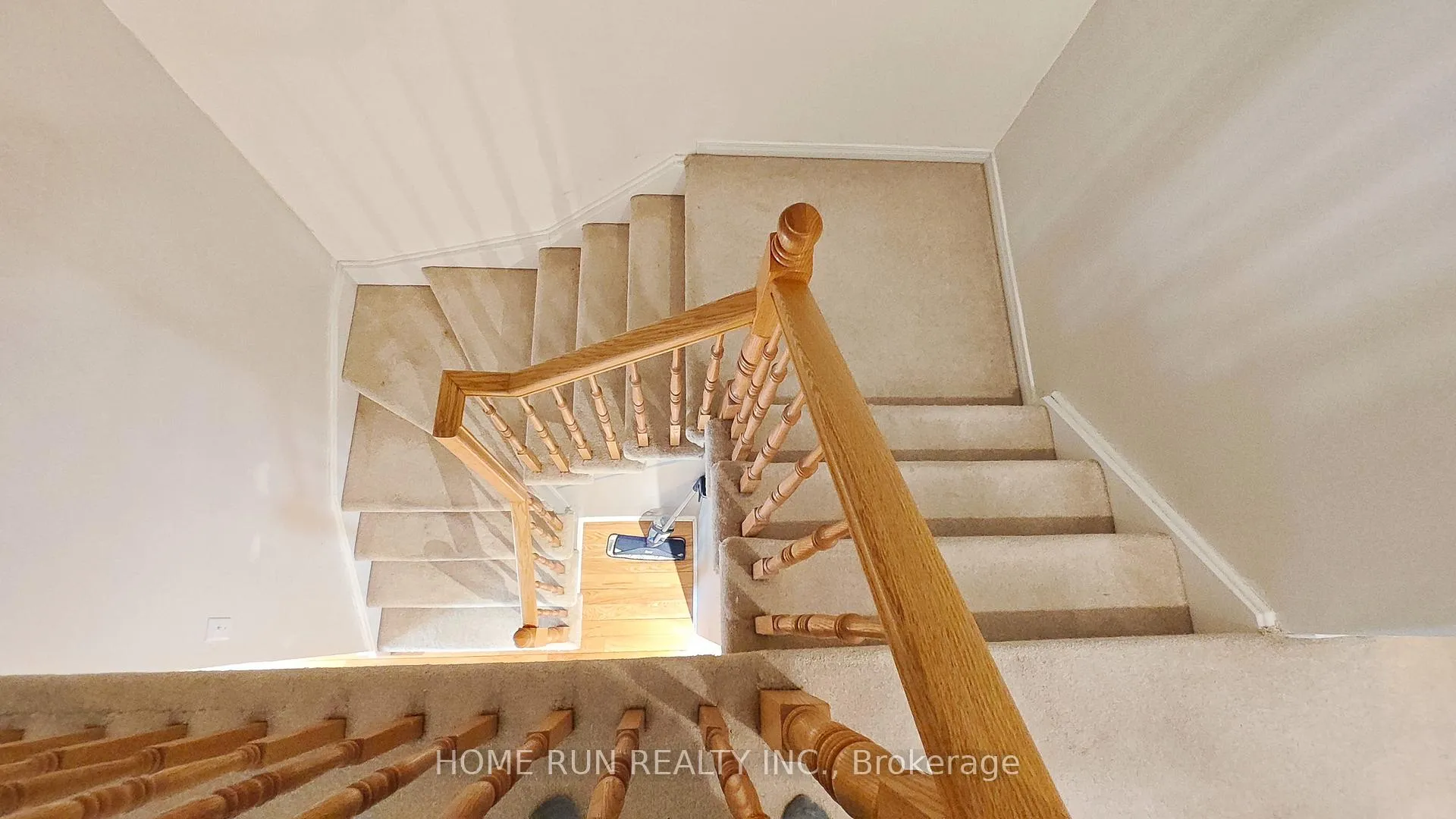 Photo 15 of 152 Thornbury Crescent, Ottawa, Centrepointe — HOMEH