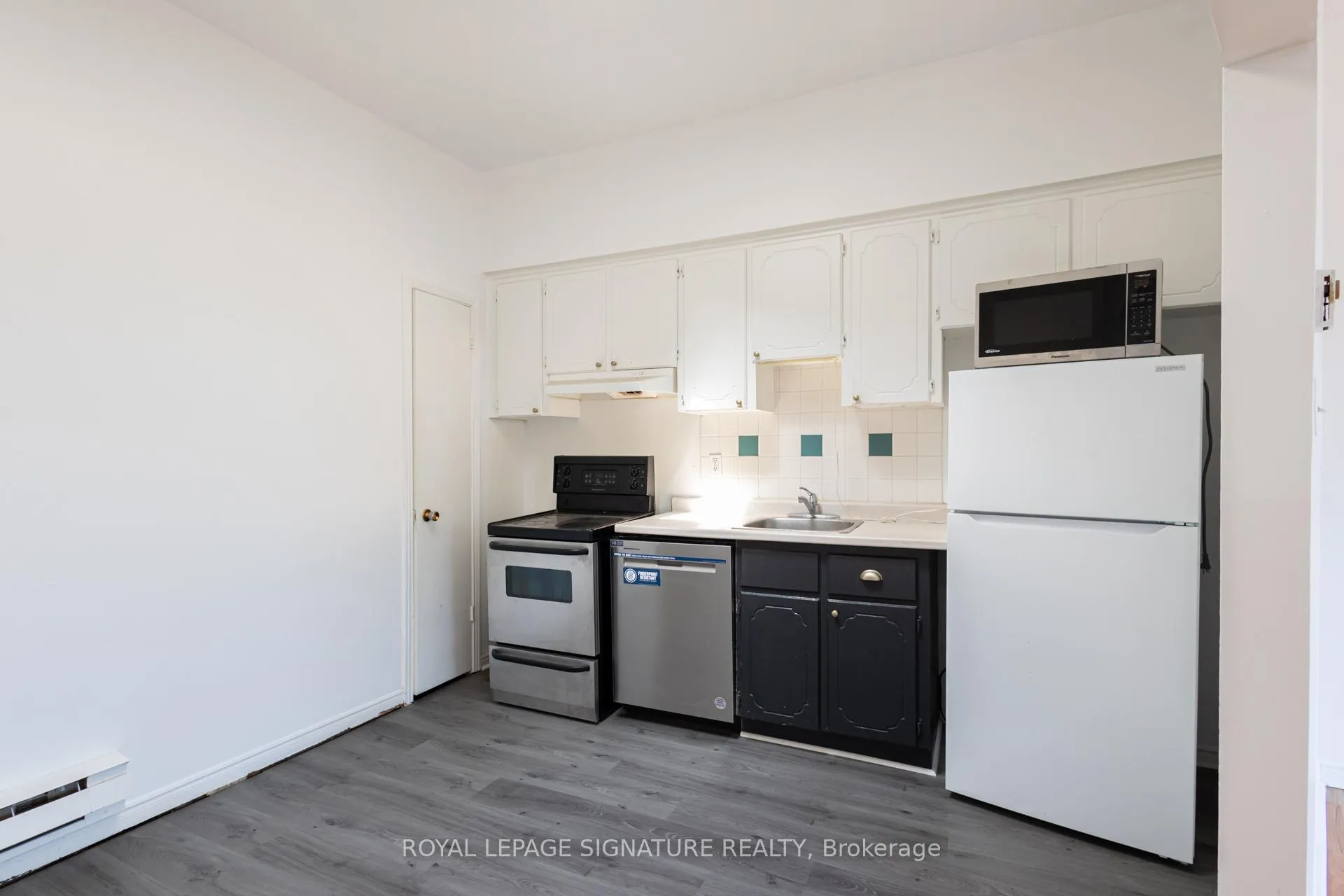 Photo 5 of Unit 3, 3040 Dundas Street W, Toronto, Junction Area — HOMEH