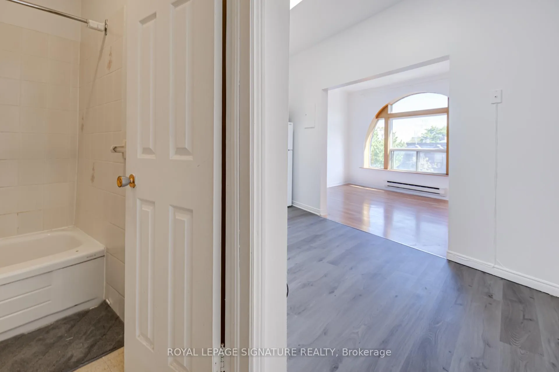 Photo 6 of Unit 3, 3040 Dundas Street W, Toronto, Junction Area — HOMEH