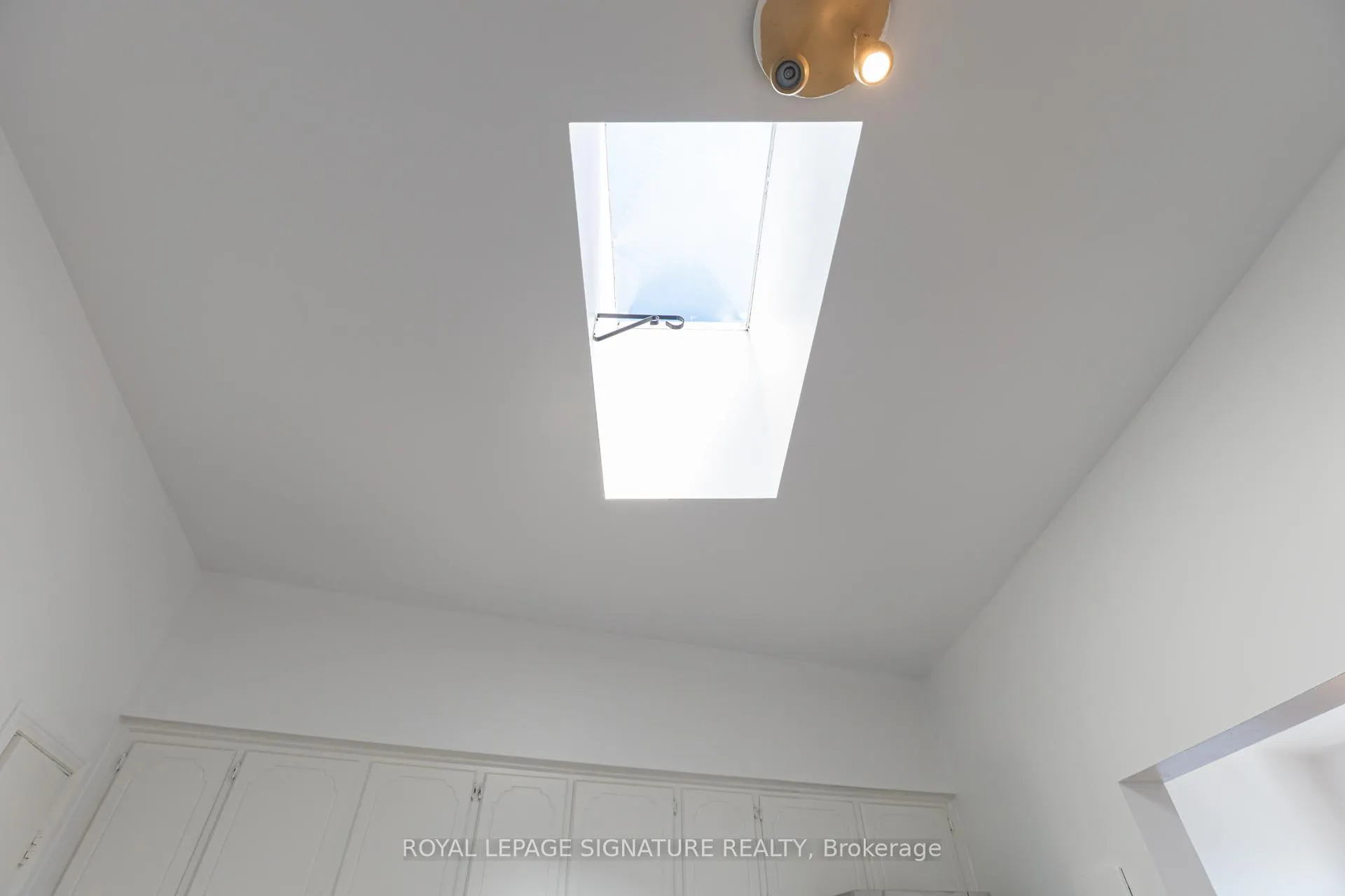 Photo 7 of Unit 3, 3040 Dundas Street W, Toronto, Junction Area — HOMEH