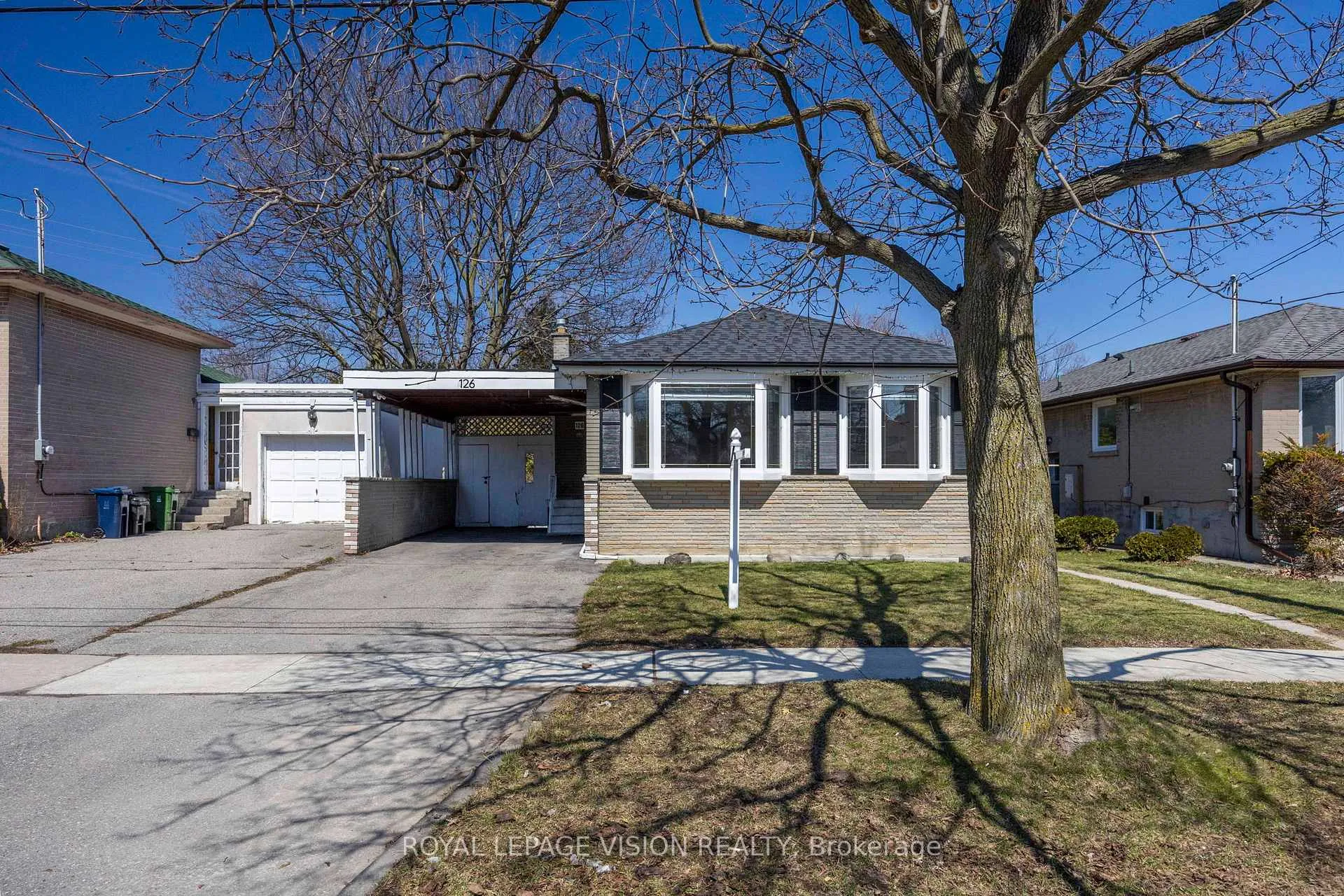 Front of 126 Milford Haven Drive