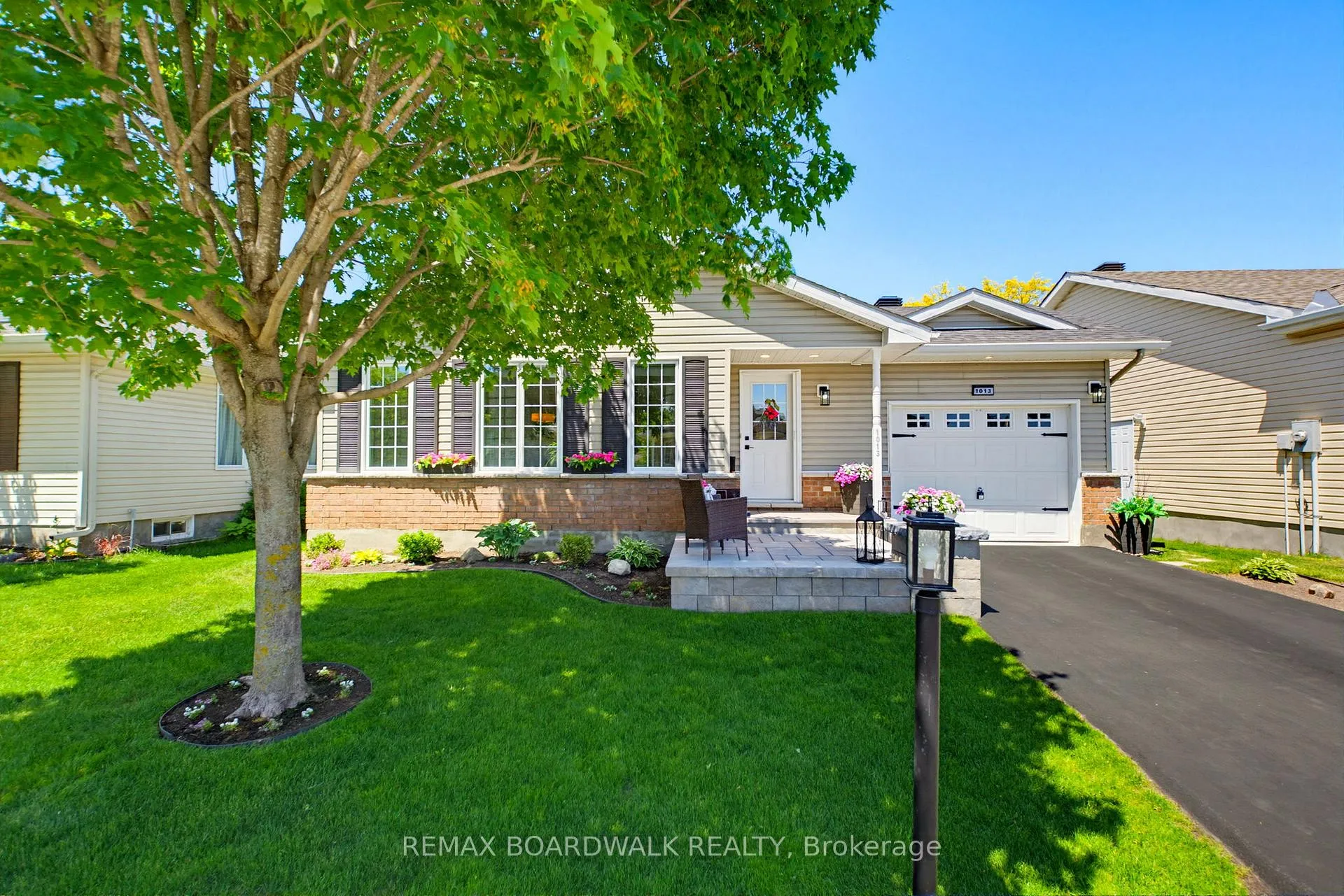 Photo 1 of 1013 Ada Barrington Private, Ottawa, Greely — HOMEH