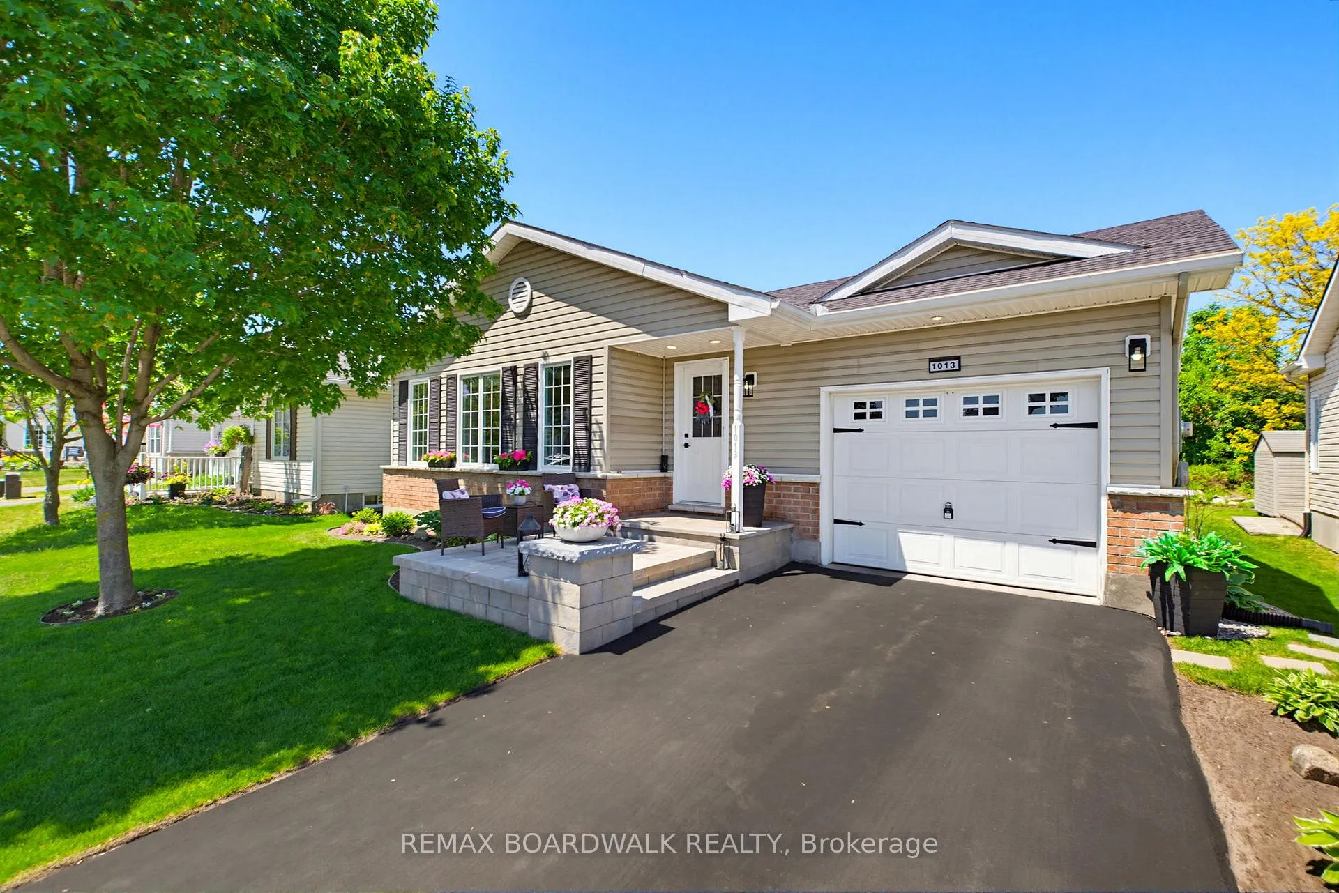 Photo 2 of 1013 Ada Barrington Private, Ottawa, Greely — HOMEH