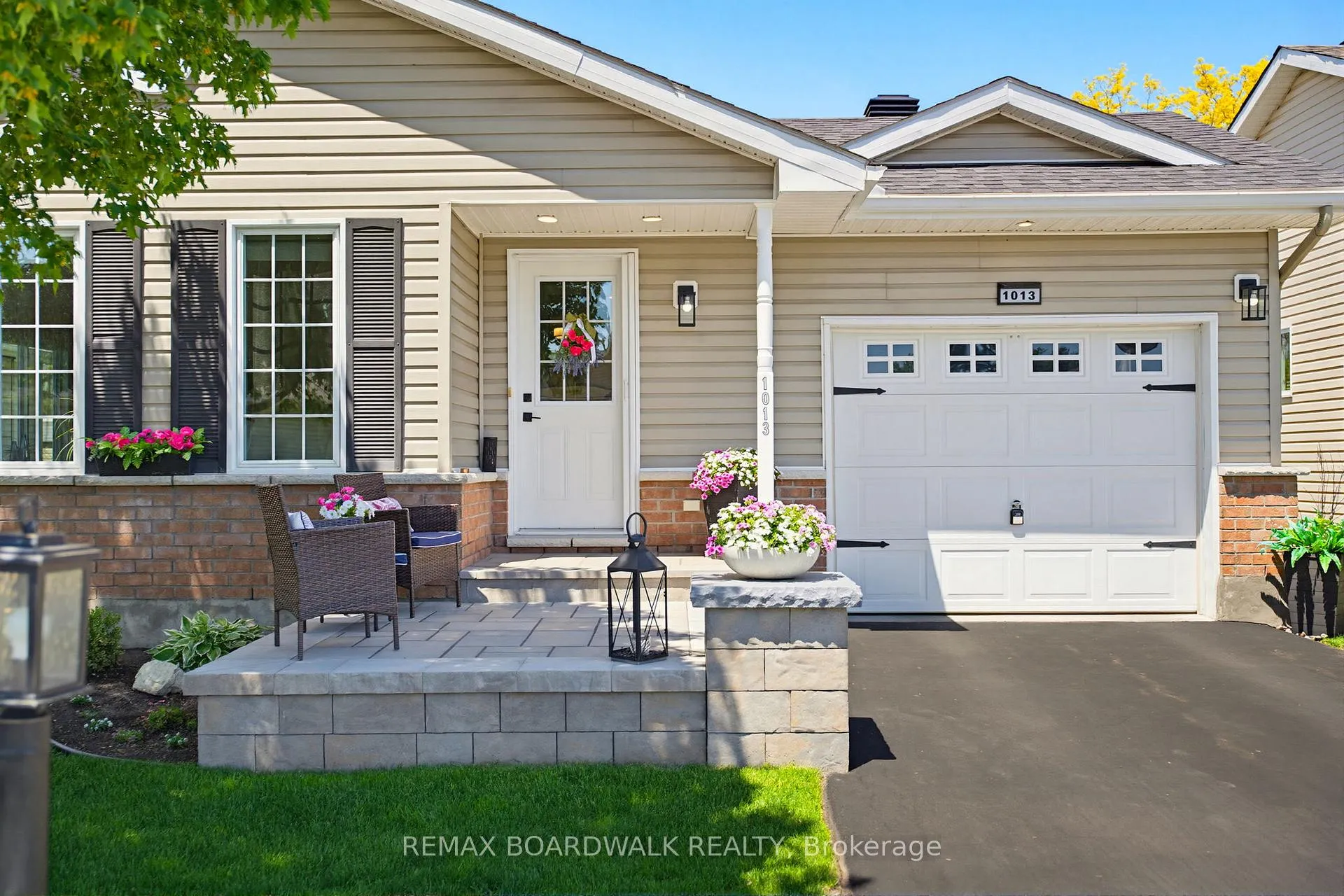 Photo 3 of 1013 Ada Barrington Private, Ottawa, Greely — HOMEH