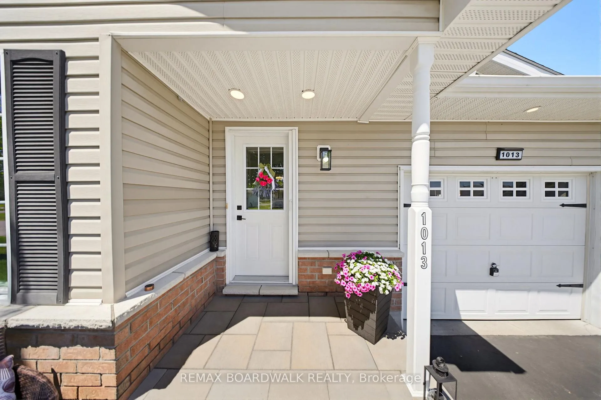 Photo 4 of 1013 Ada Barrington Private, Ottawa, Greely — HOMEH