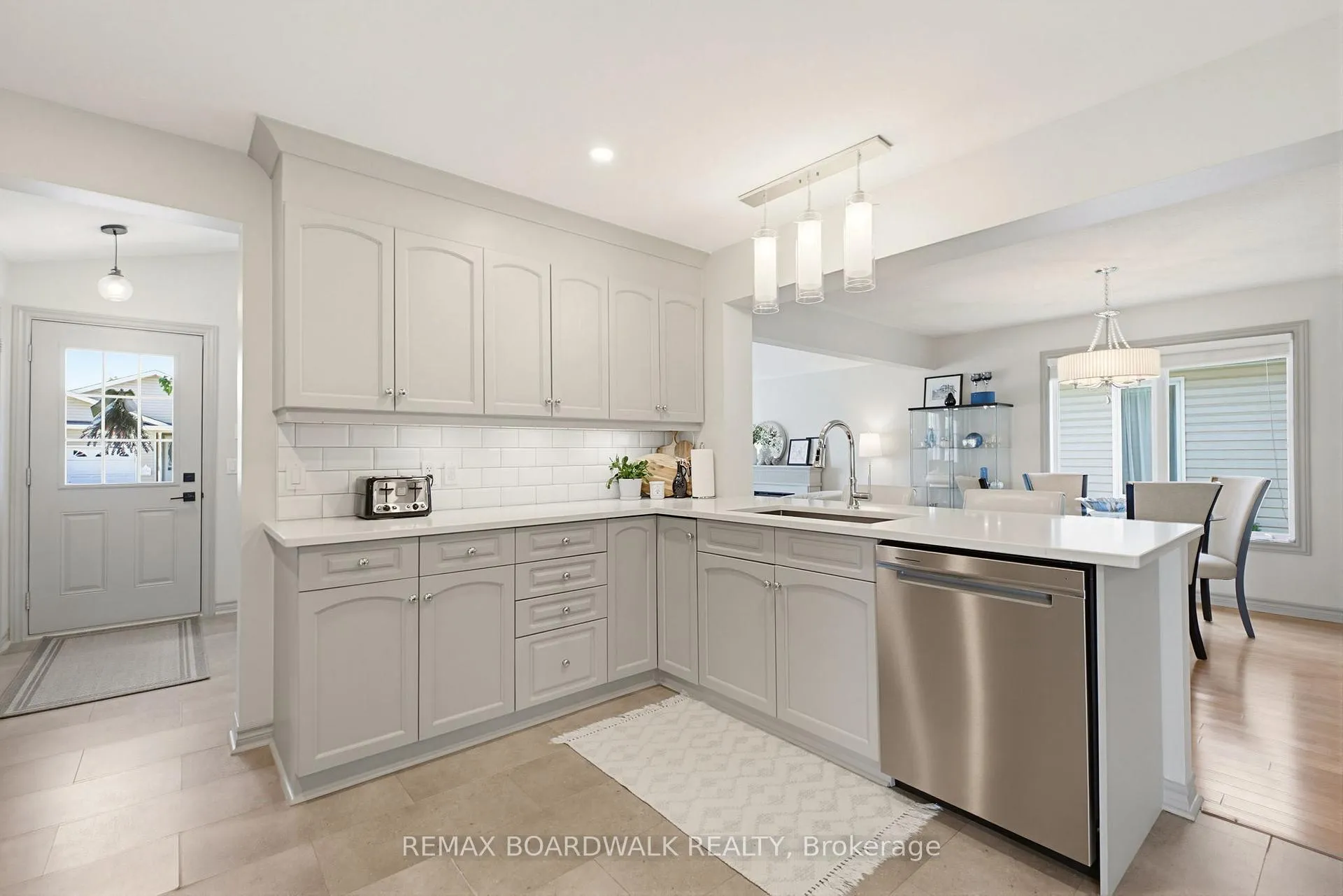 Photo 13 of 1013 Ada Barrington Private, Ottawa, Greely — HOMEH