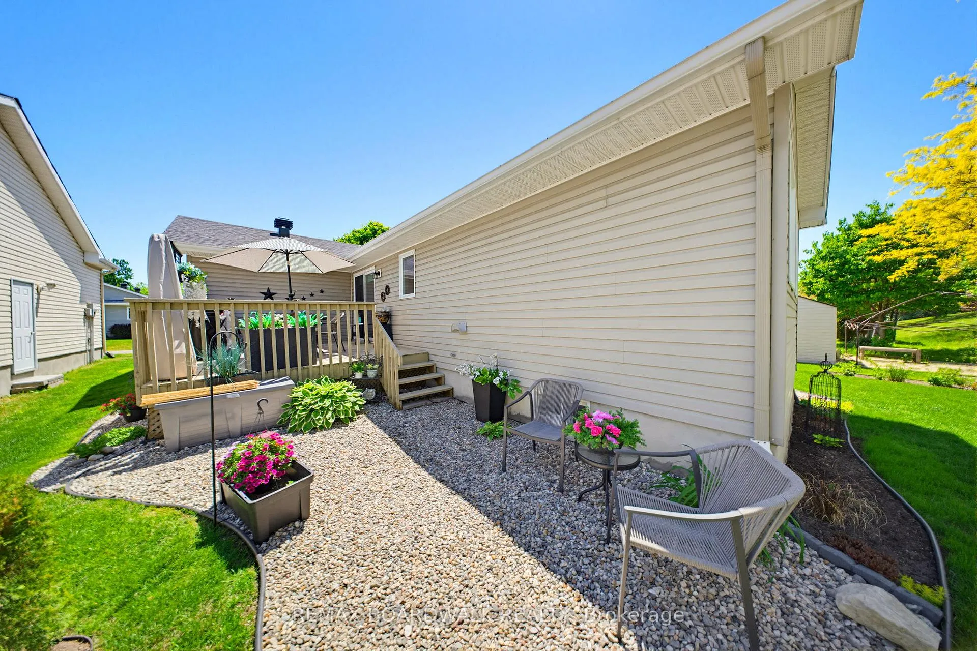 Photo 32 of 1013 Ada Barrington Private, Ottawa, Greely — HOMEH