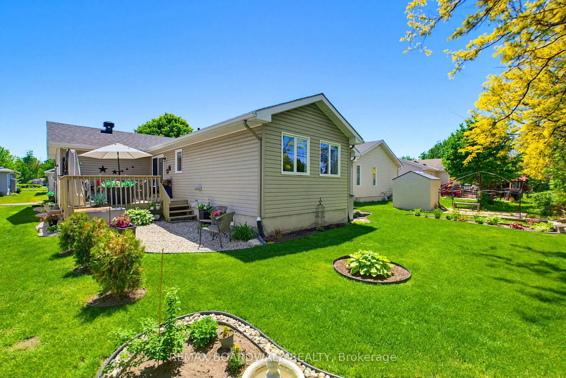 Photo 33 of 1013 Ada Barrington Private, Ottawa, Greely — HOMEH