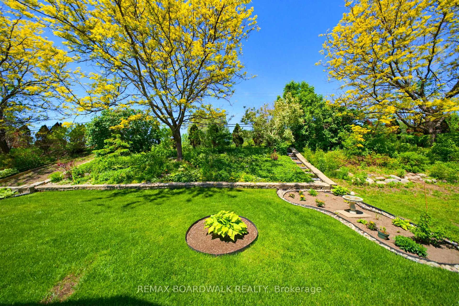 Photo 36 of 1013 Ada Barrington Private, Ottawa, Greely — HOMEH