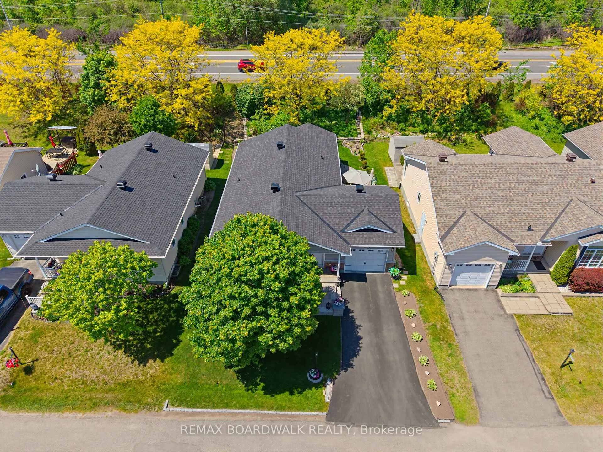 Photo 38 of 1013 Ada Barrington Private, Ottawa, Greely — HOMEH