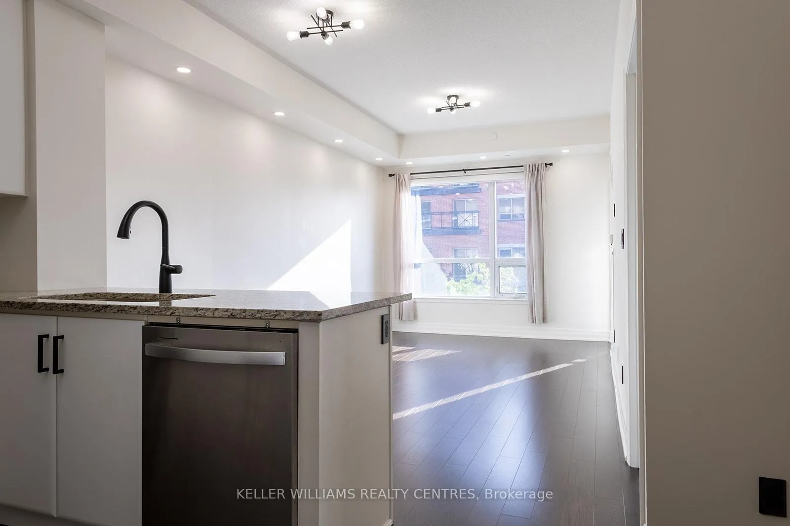 Photo 3 of Unit 216, 111 Civic Square Gate W, Aurora, Bayview Wellington — HOMEH