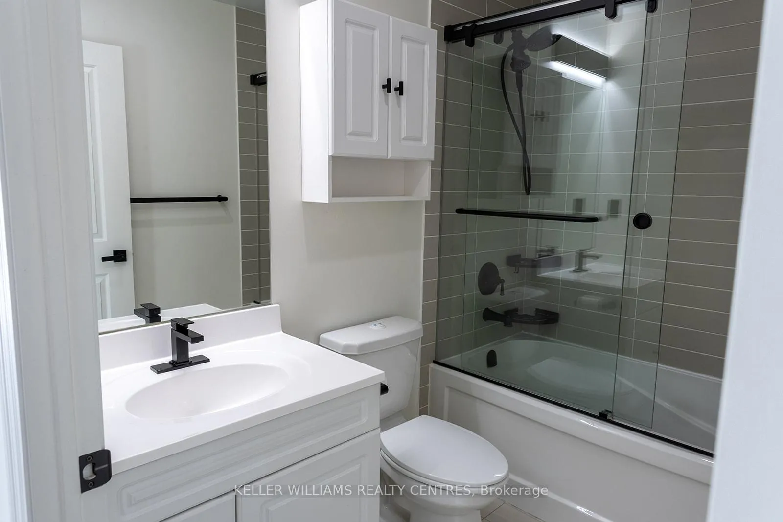 Photo 6 of Unit 216, 111 Civic Square Gate W, Aurora, Bayview Wellington — HOMEH